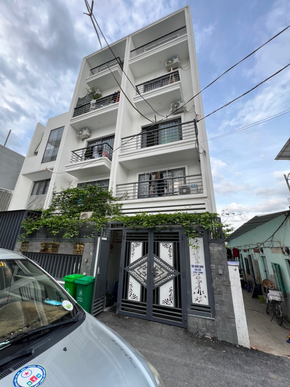 Bán Toà nhà CHDV 5 TẦNG. Hẻm xe hơi 6m, thu nhập 110tr/tháng