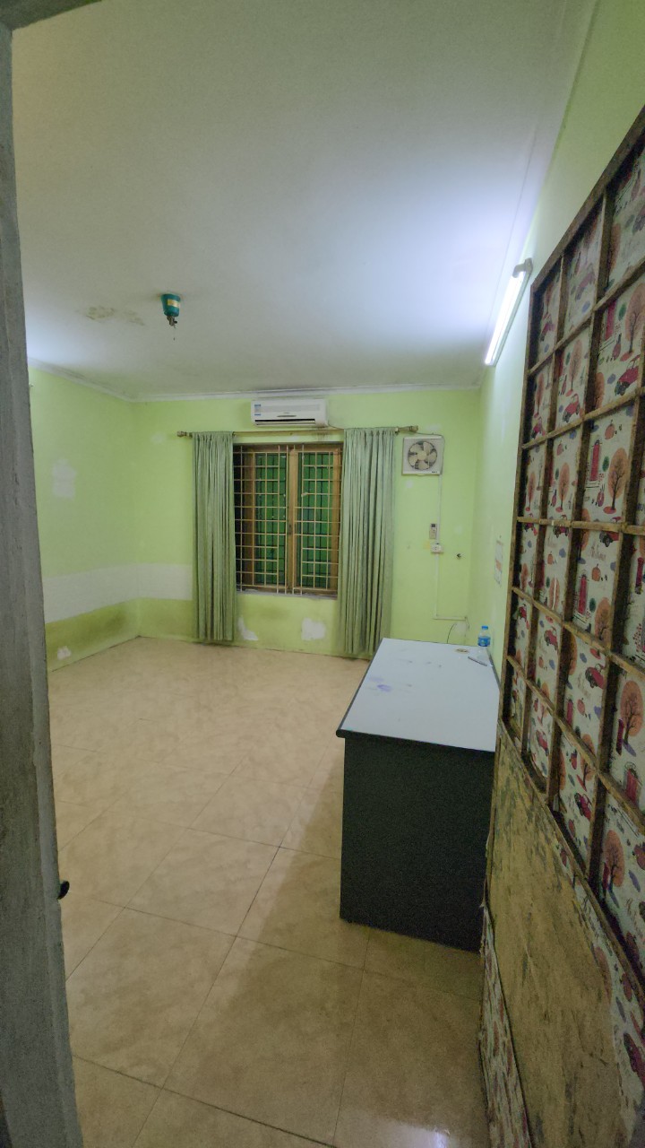 Cho thuê nhà Rẻ tại Quan Nhân gần 30m2 x 3 tầng, 5 triệu/tháng