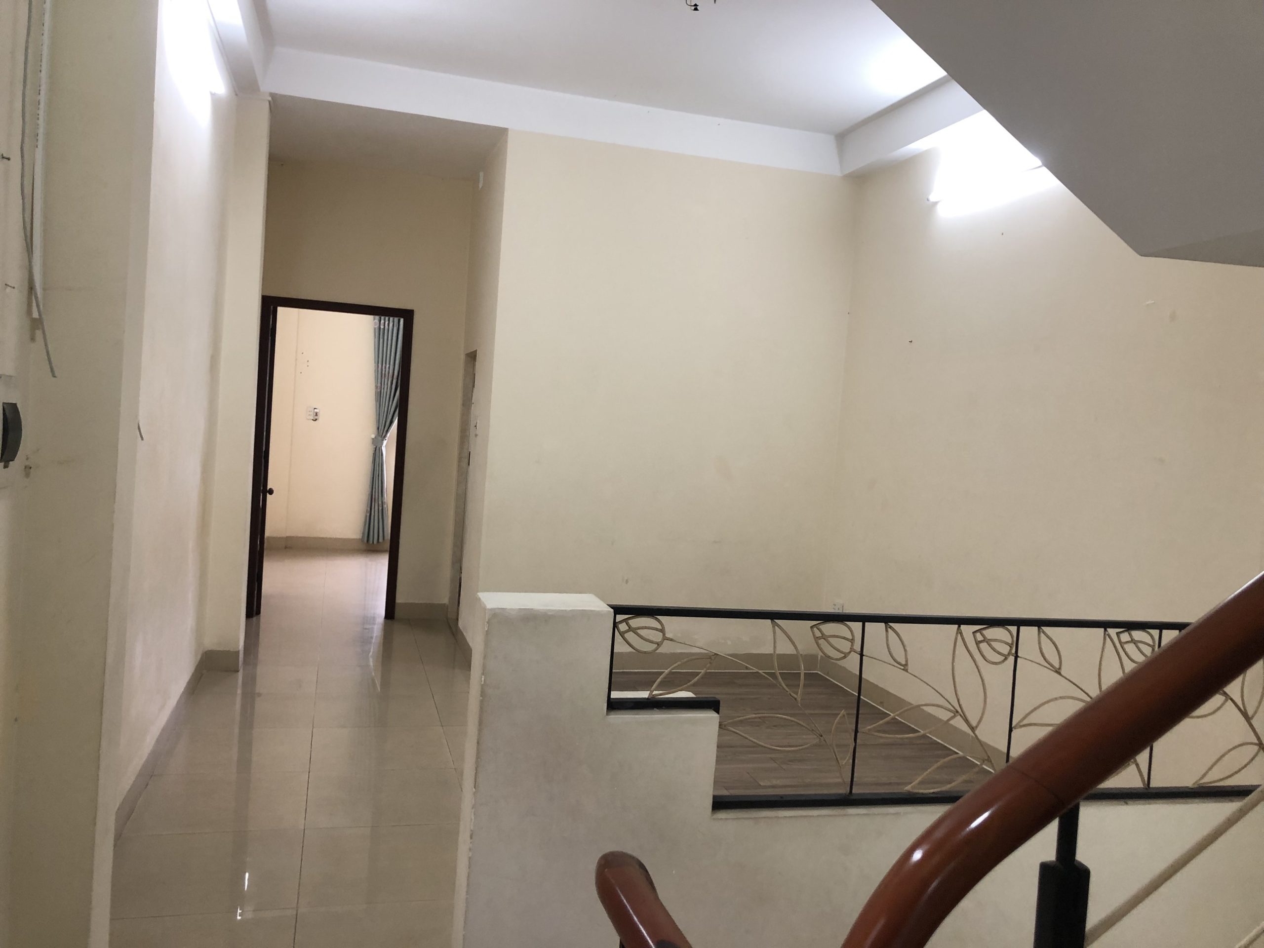 ♣ Cho Thuê nhà 3.5 tầng MT Châu Thượng Văn, 6 phòng 12 tr/ tháng, KD
