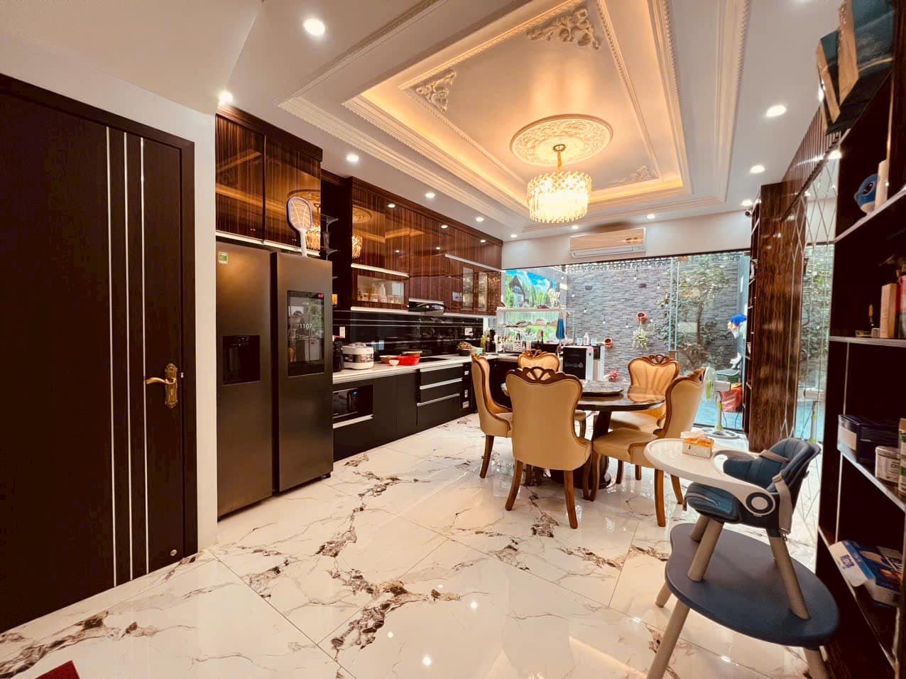 Bán nhà phân lô Văn Cao, 87m 5 tầng GIÁ 11 tỉ, thang máy đẹp lung linh