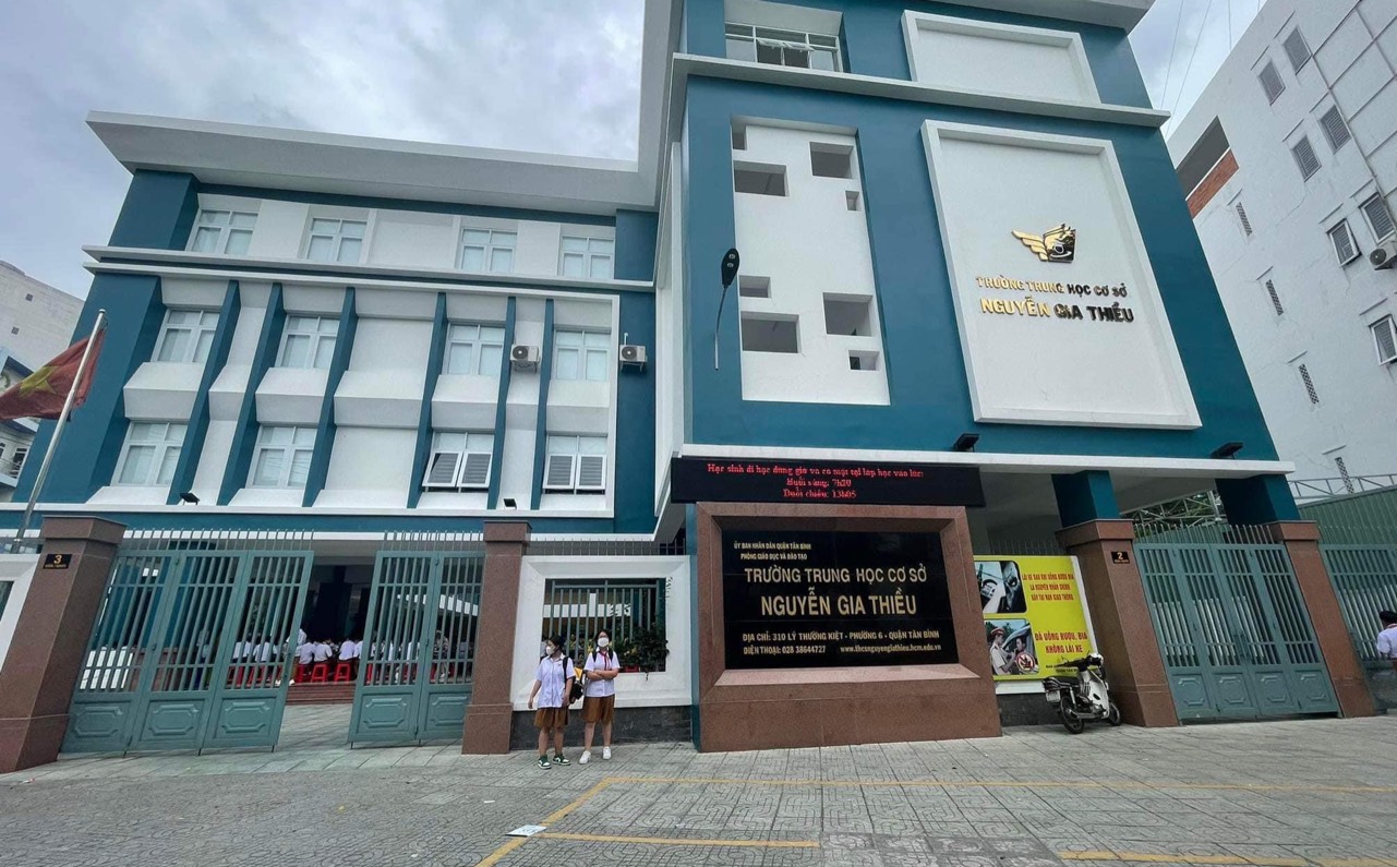 TÂN BÌNH P6 - BÁN NHÀ HẺM XE HƠI - CHÍNH CHỦ - 4 TẦNG - NGANG 4.5M - CHỈ 10.9 TỶ