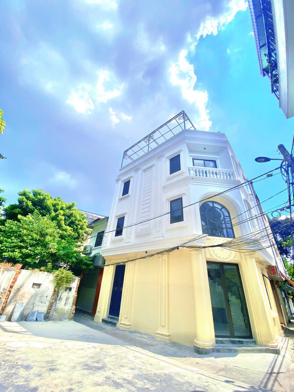 BIỆT THỰ MINI GIỮA LÒNG TRUNG TÂM - PHỐ HỒ SEN