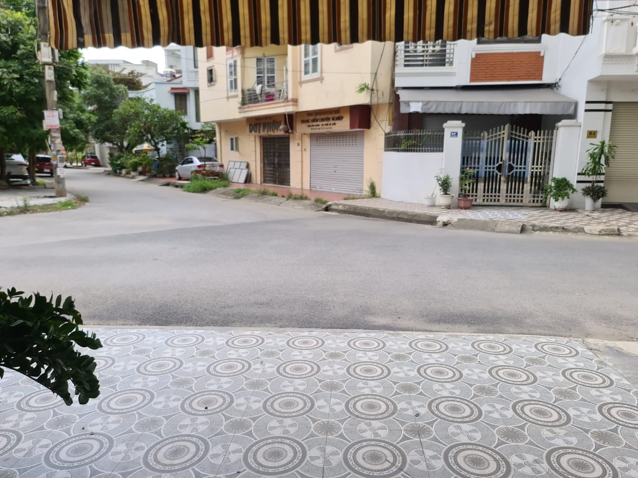 CHO THUÊ NHÀ 4 TẦNG THƯ TRUNG VĂN CAO PHÙ HỢP VĂN PHÒNG, KINH DOANH