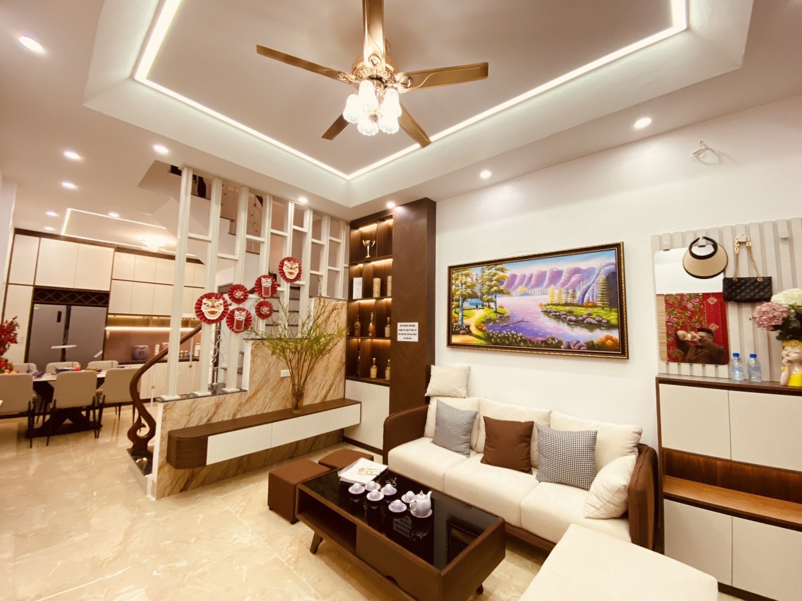 SIÊU PHẨM CÓ 1 KHÔNG 2 - NHÀ ĐẸP ĐÓN TẾT MINH KHAI , HBT 40M4T TẶNG NT 5 SAO - SÂN THƯỢNG CỰC CHILL CHỈ NHỈNH 4 TỶ