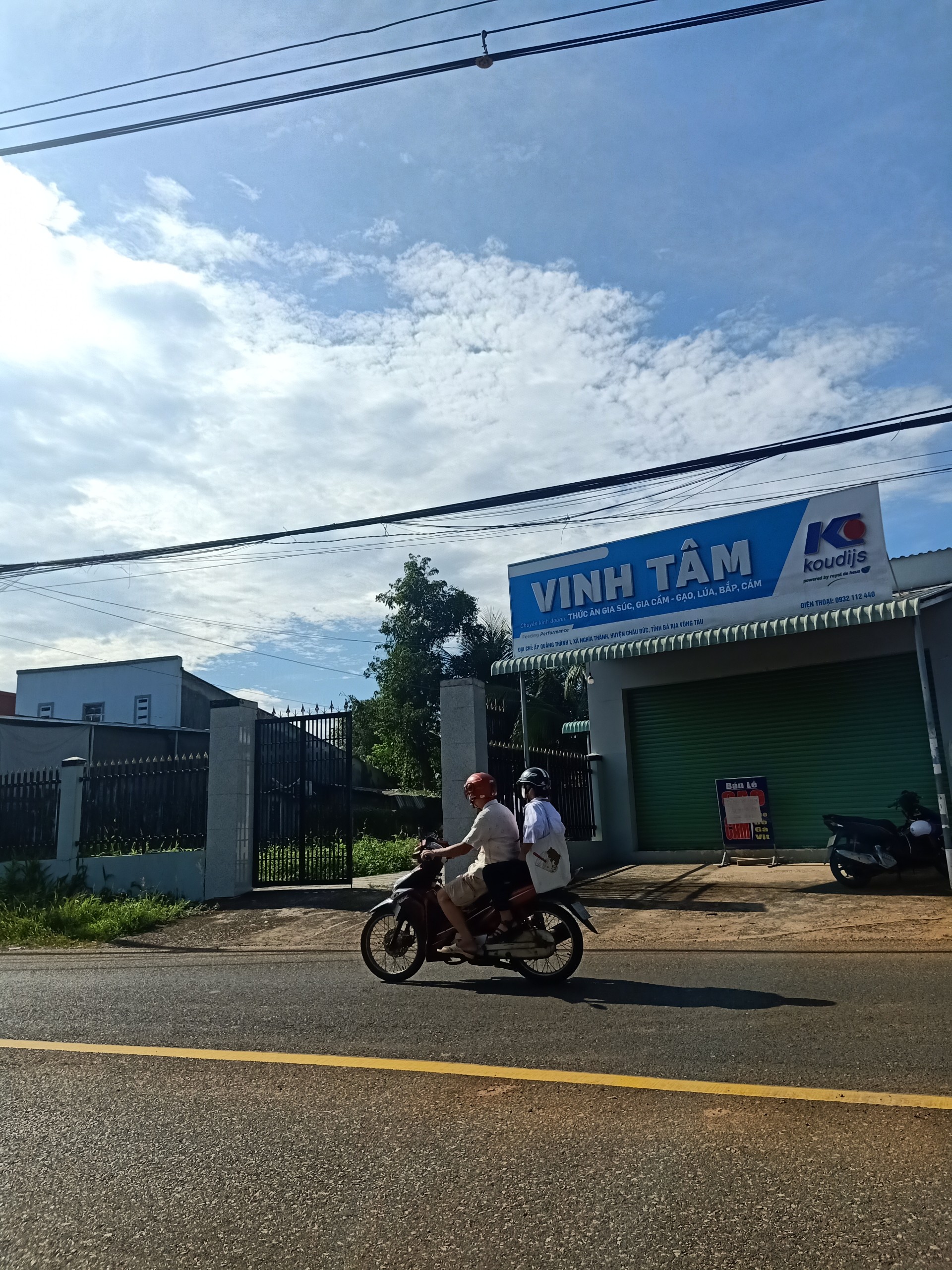 Mái Thái, 1 nhà cấp 4 Tại Mặt tiền Đường Số 6, xã Nghĩa Thành, H. Châu Đức, BR-VT.