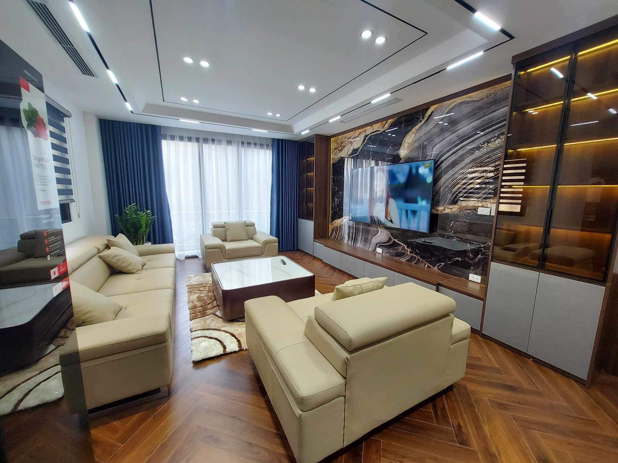 Bán nhà lô góc Ngọc Lâm Long Biên 60m 6T thang máy oto ,KD, nhỉnh 12 tỷ .