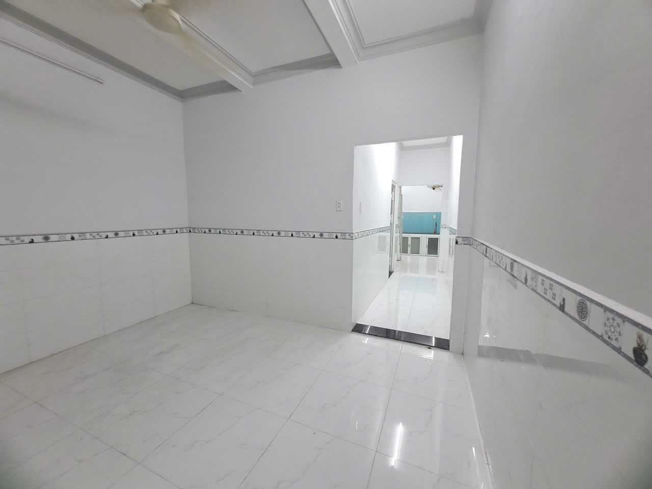 BÁN NHÀ LÝ THÁI TỔ, QUẬN 10, 55M2, NGANG 4M, GẦN HXH, 4 TỶ HƠN