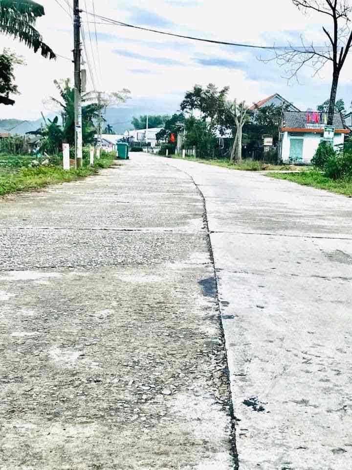 Bán đất mặt tiền DH Quế Xuân 2, 1100m2, 950tr