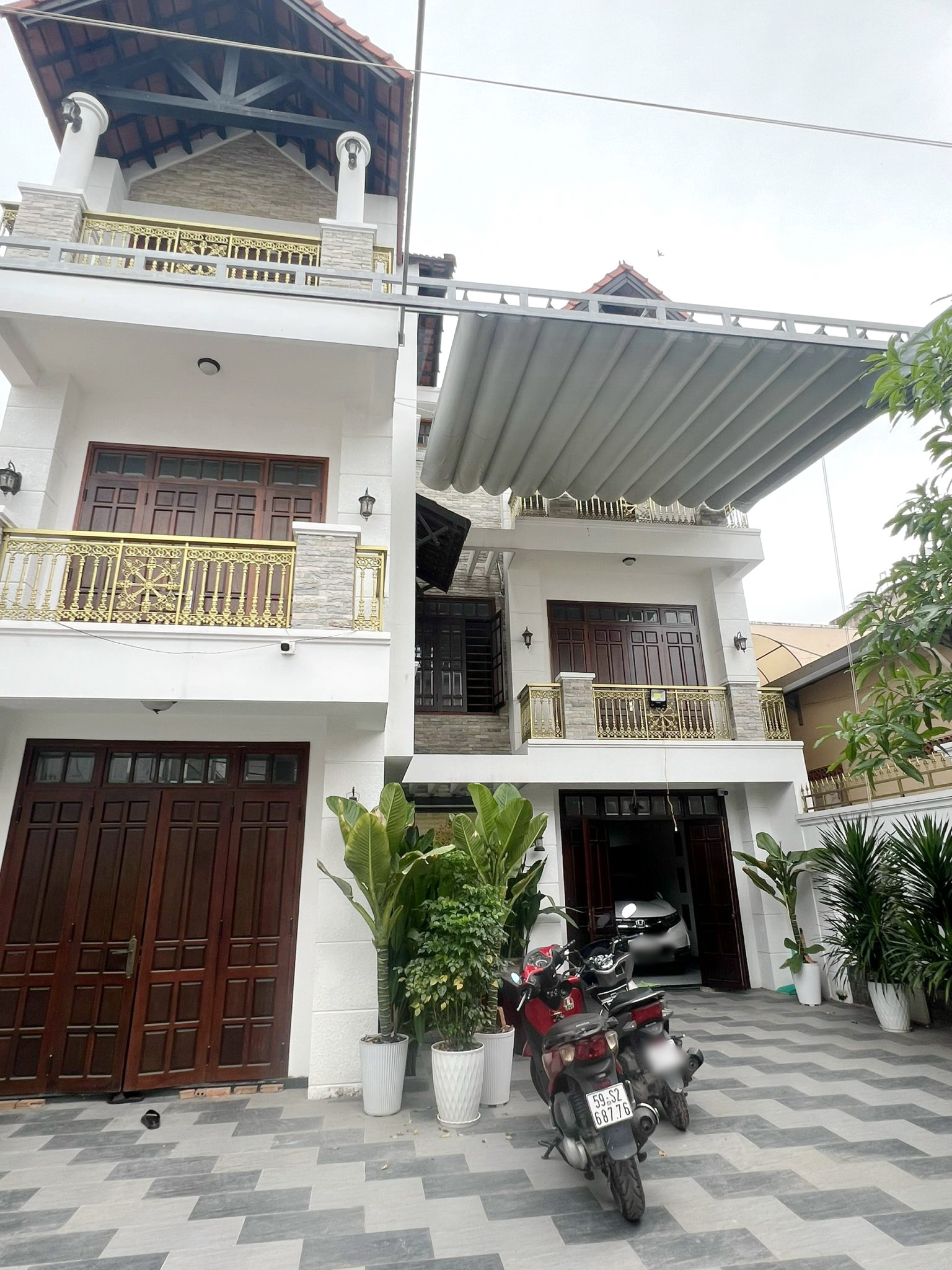 Biệt thự mới 4 tầng đường xe tải giáp Cao Lỗ đường Phạm Hùng - Bình Hưng - Bình Chánh. Giá 14,8 tỷ TL