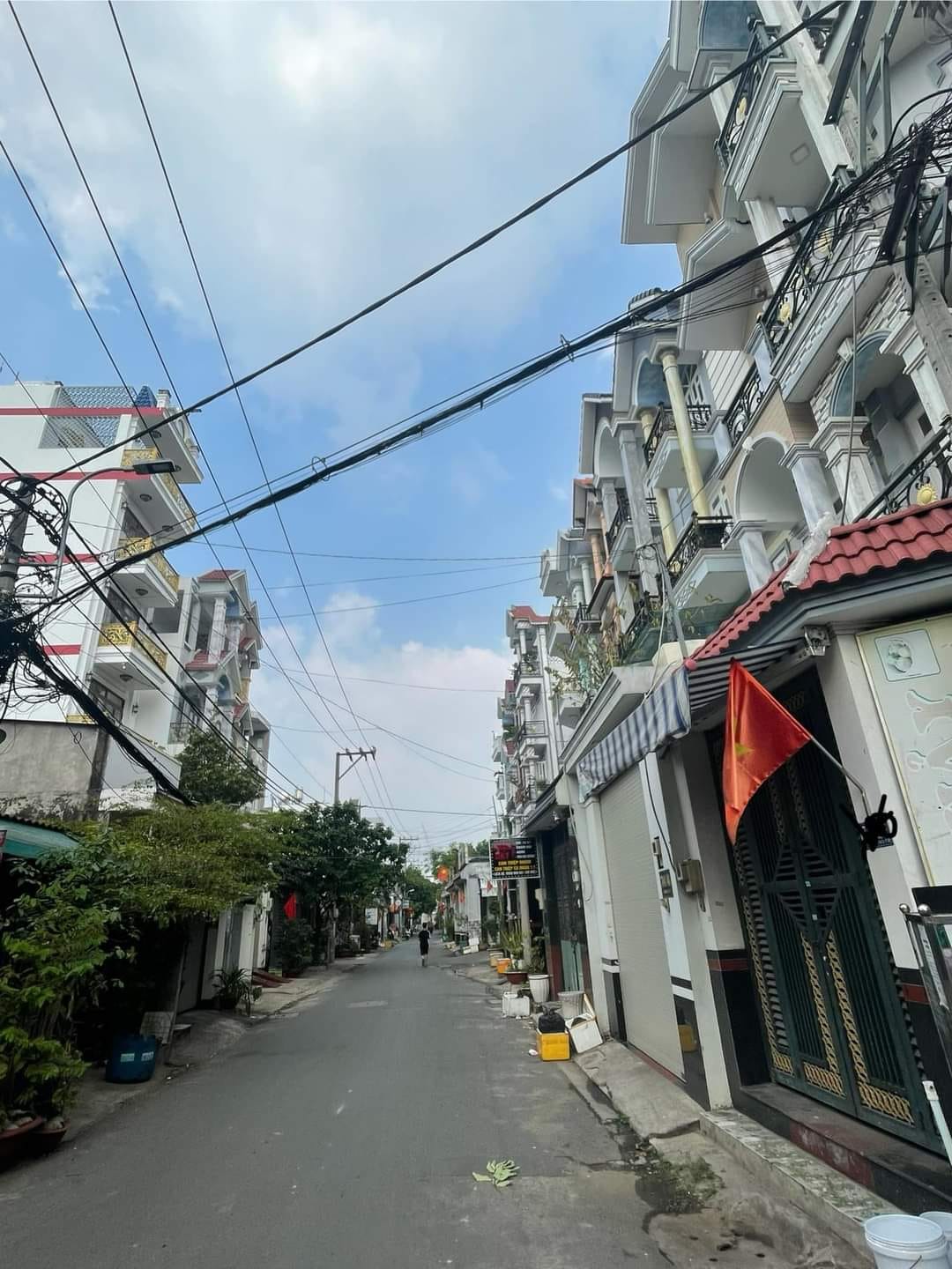 GIẢM CÒN 5.5 TỶ HƯƠNG LỘ 2 - BÌNH TÂN - 2 MẶT ĐƯỜNG NHỰA 7M - 4 TẦNG BTCT - 4Mx18M