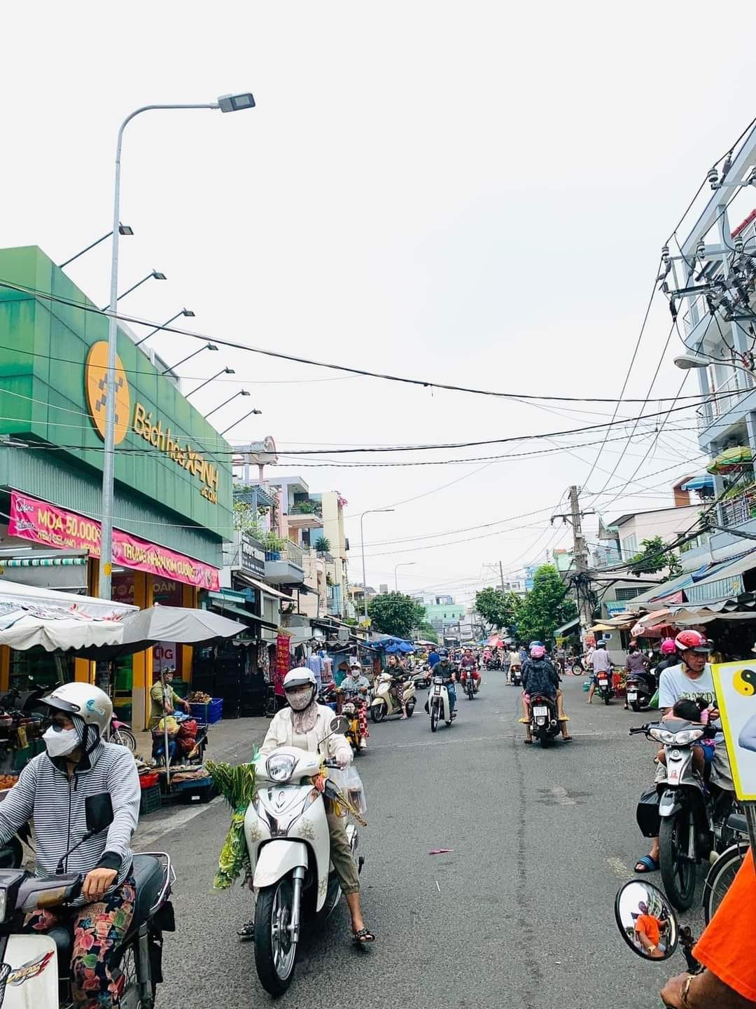 BÁN GẤP NHÀ MẶT TIỀN LIÊN KHU 16 - 18 - NGAY - BTĐ - BÌNH TÂN - 5.6MX 15M - 5,7 TỶ TL