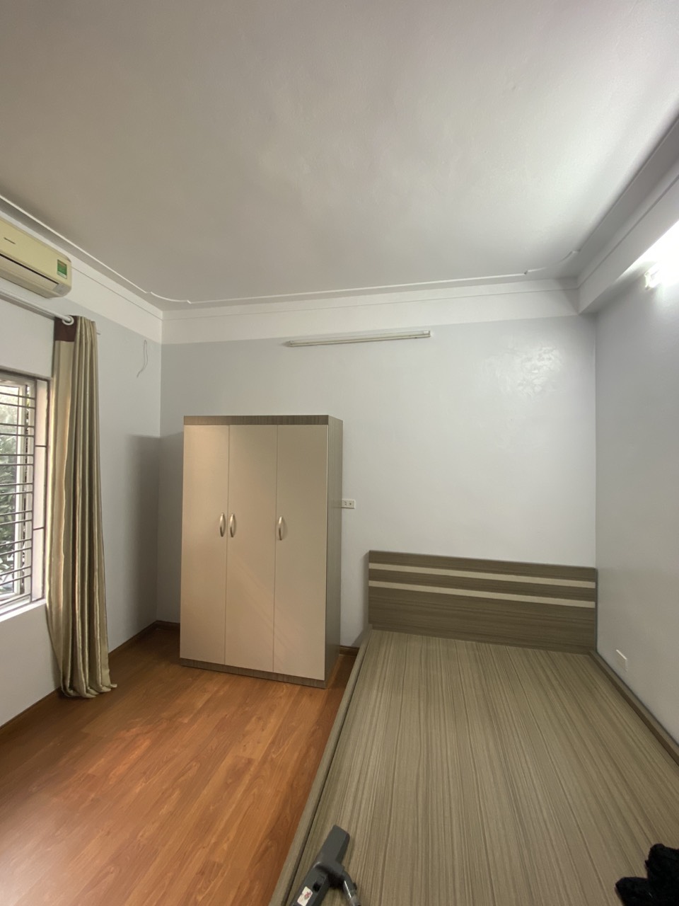 Cho thuê Căn hộ dịch vụ Full đồ mới tinh, 2 thoáng tại Ngõ 116 Phan Kế Bính, Ba Đình. Chỉ 4.5tr