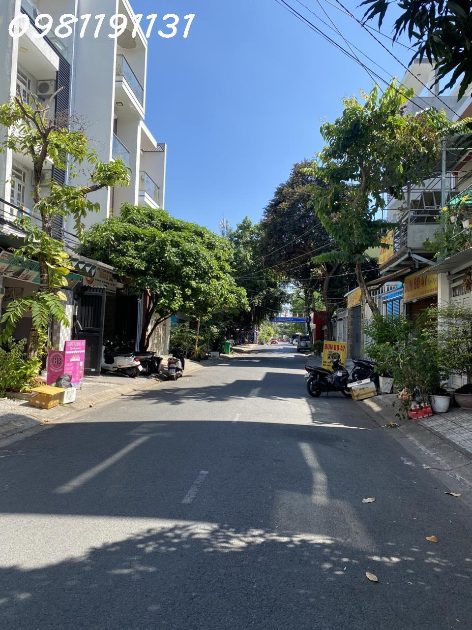 BÁN NHÀ MẶT TIỀN NGUYỄN THỊ THẬP-TÂN QUY ,Q7 4,5M x 18M CHỈ:12 TỶ 5
