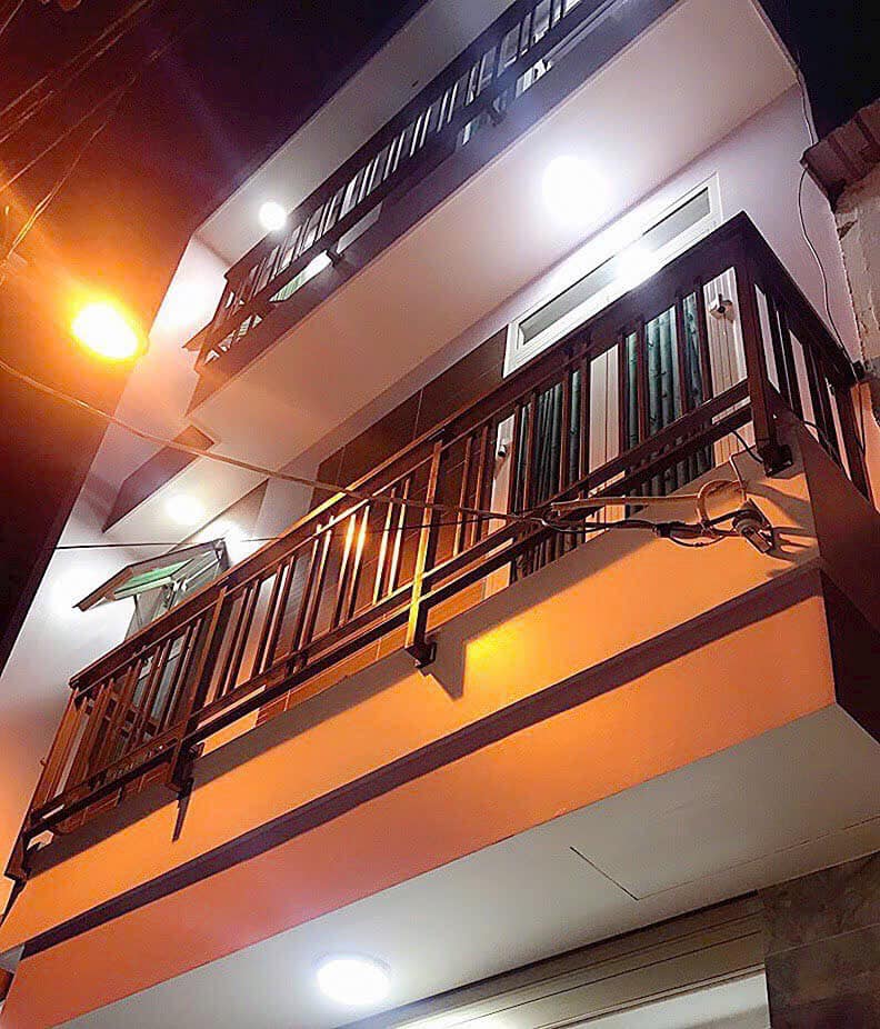 Bán gấp nhà 3 tầng Ngô Đến, Vĩnh Phước, Nha Trang 2tỷ4 (bớt lộc)