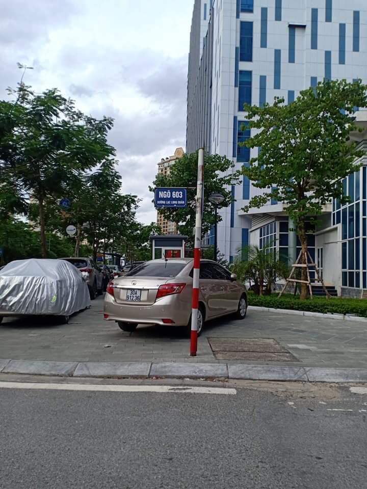 Bán nhà phân lô ngõ 603 Lạc Long Quân, Q Tây Hồ. DT 108m x 5T, Mt 6m. Giá 28 tỷ TL.