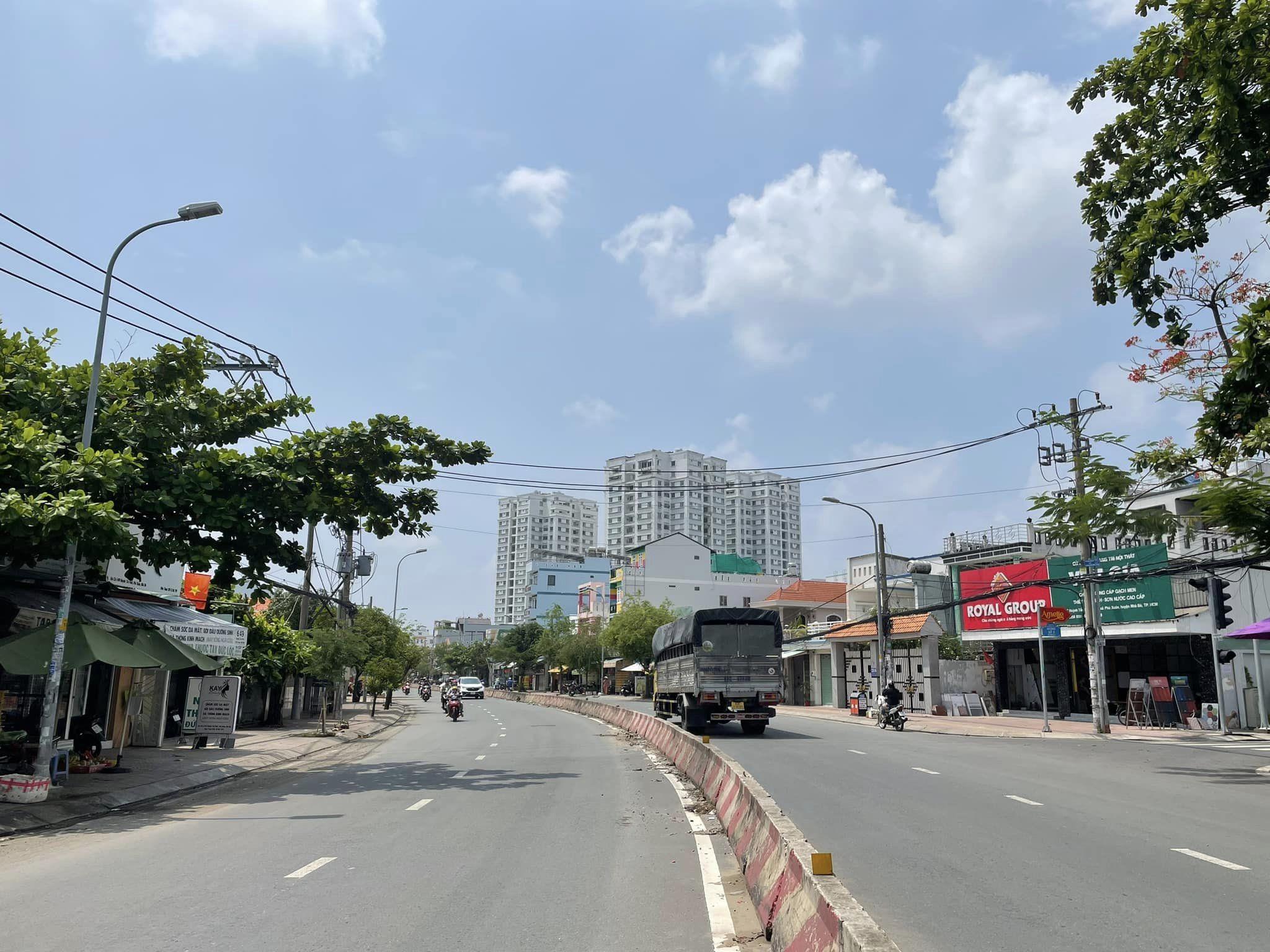 BÁN NHÀ 700M2 HUỲNH TẤN PHÁT -PHÚ XUÂN ,NB- NGANG 20M CHỈ :23 TỶ ~~ 30 TR/M2