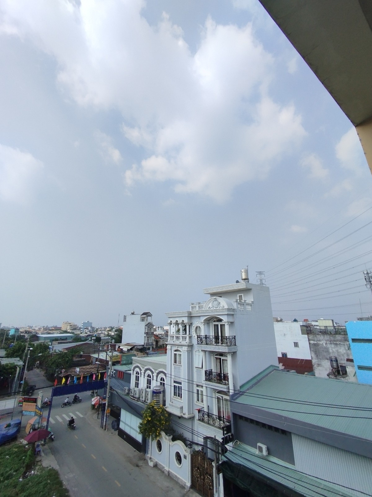 Bán nhà Mặt Tiền Tân Chánh Hiệp, Q12, 92m2, 4x23, 4 tầng ST, Ôtô ngủ nhà , SHR chỉ 9.x tỷ