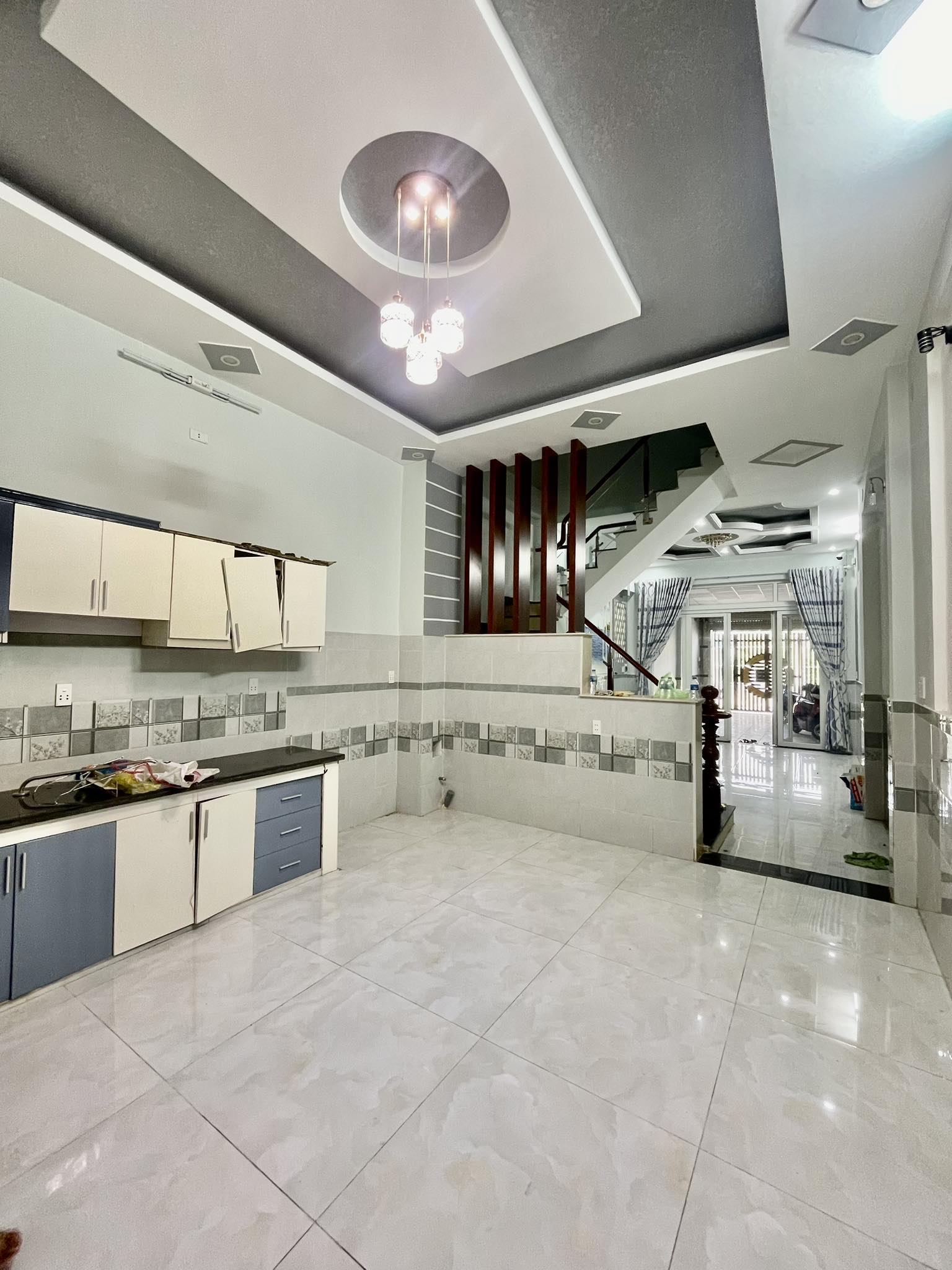 Bán nhà HXH, Tân Thới Hiệp, Q12, 100m2(4,4×22), 4tầng, 4PN, 5WC, HC đủ, nhỉnh 4 tỷ