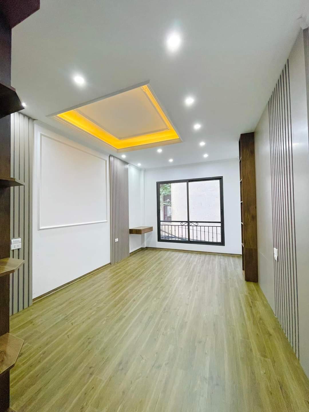 MỚI TINH - GIÁ HỜI - THANG MÁY- NGÕ RỘNG - NÔNG -THOÁNG TRƯỚC SAU. THÁI HÀ- ĐỐNG ĐA - HÀ NỘI. DT HƠN 40M2- 7 TẦNG - GIÁ NHỈNH 9 TỶ.