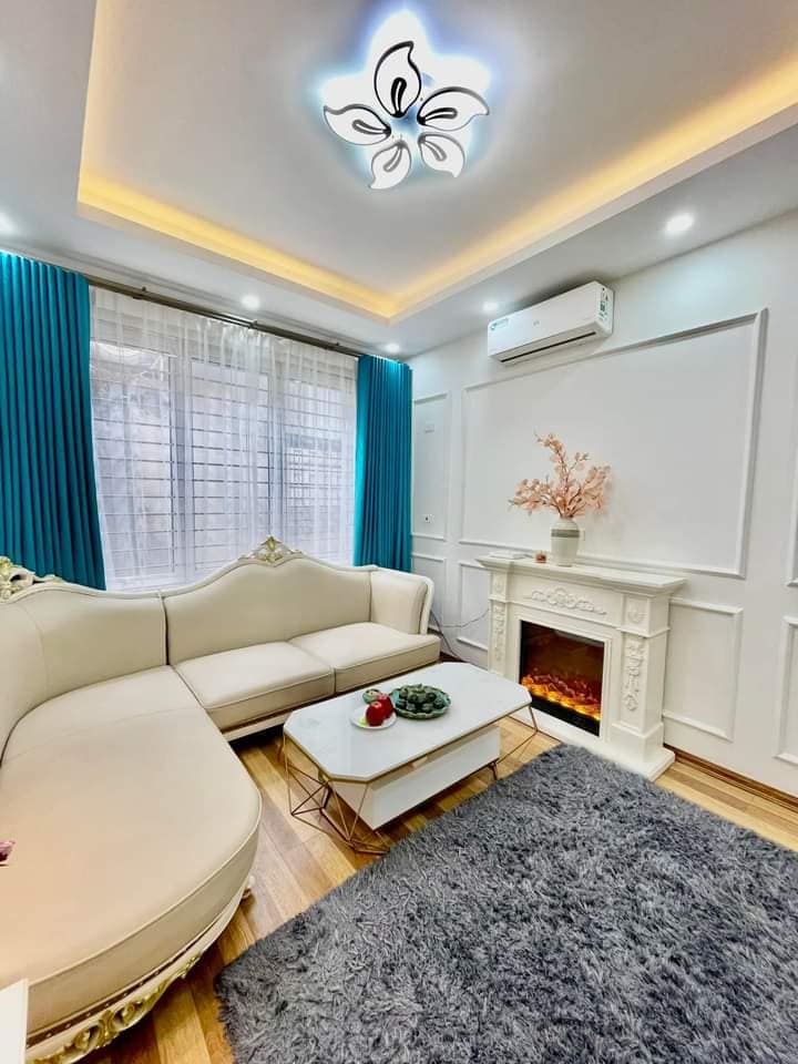 GIA ĐÌNH BÁN NHÀ VỊ TRÍ ĐẸP 5 TẦNG ÂU CƠ TÂY HỒ 10M RA ÔTÔ RA MẶT PHỐ DT:40M2 MT:3.6M 3 PHÒNG NGỦ GIÁ:4.8 TỶ CHỦ TẶNG