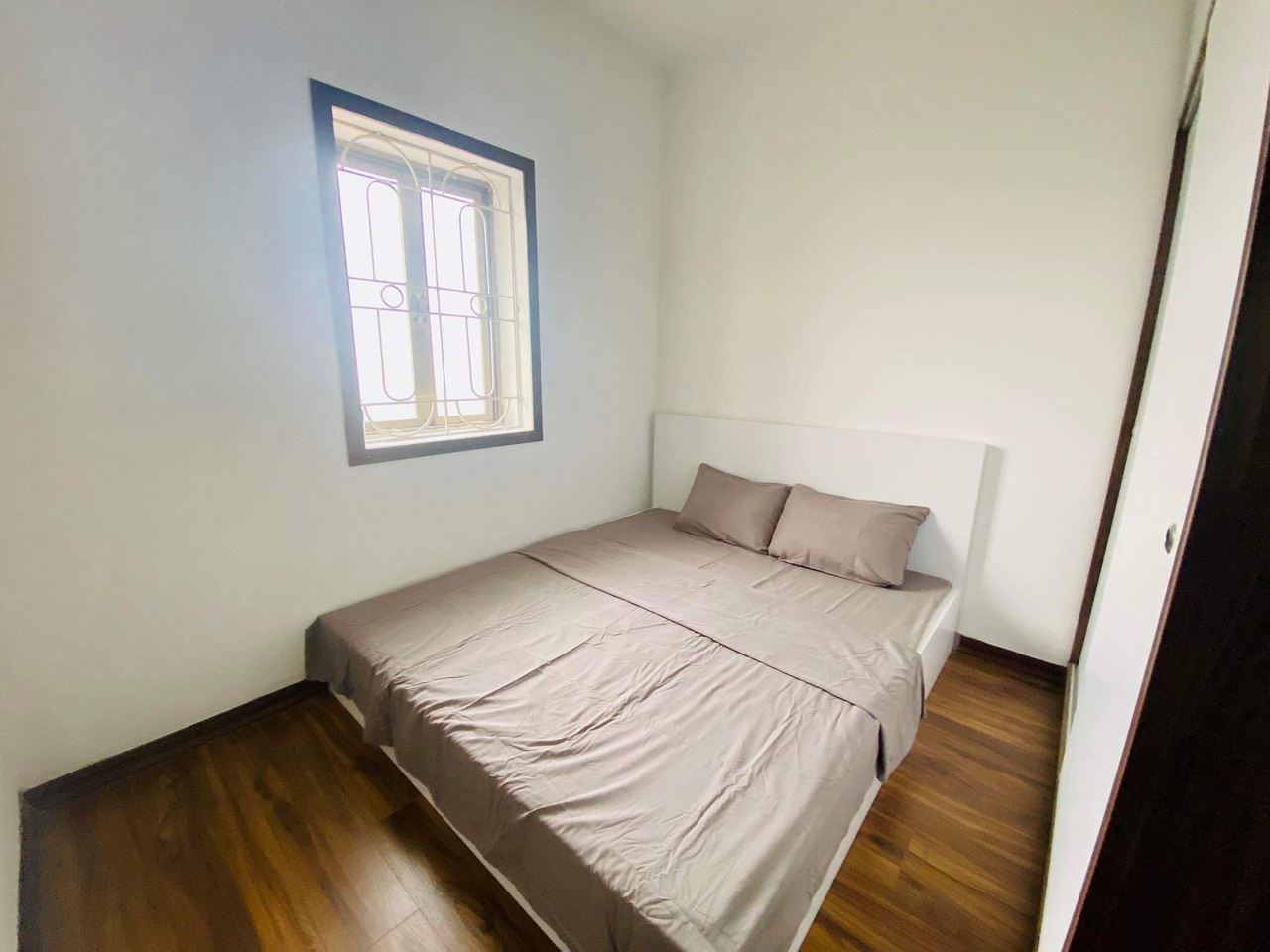 Bán nhà 4 tầng Tôn Thất Tùng, diện tích 28m2, giá 3.x tỷ