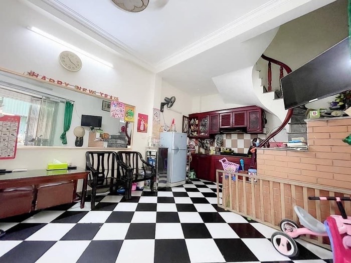 Bán nhà 4 tầng tặng nội thất giá chỉ 1.5 tỷ ở Vĩnh Hưng