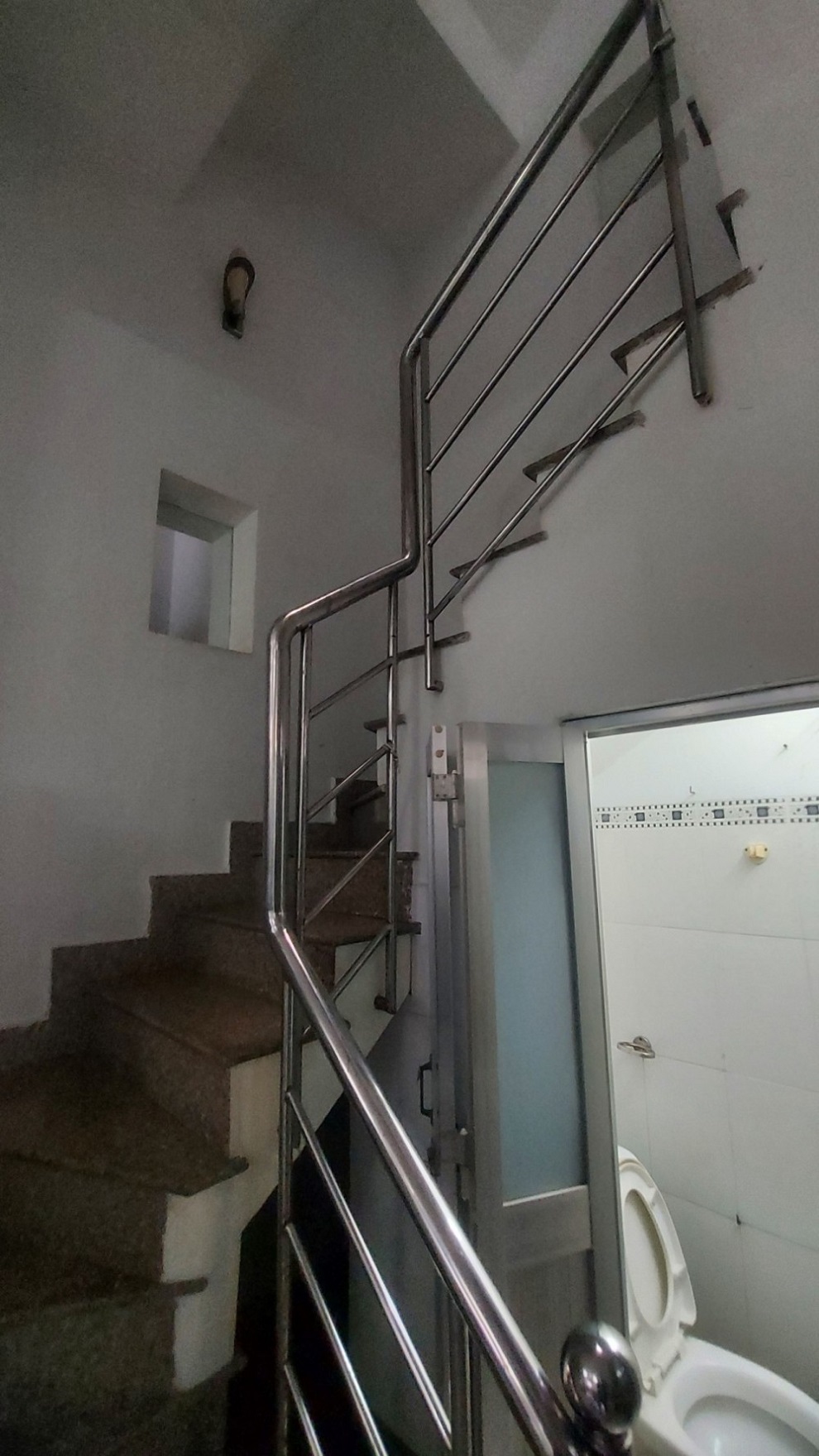 Bán nhà HXH gần Lạc Long Quân, Quận 11, 34m2, vào ở ngay, chỉ 4 tỷ nhỉnh