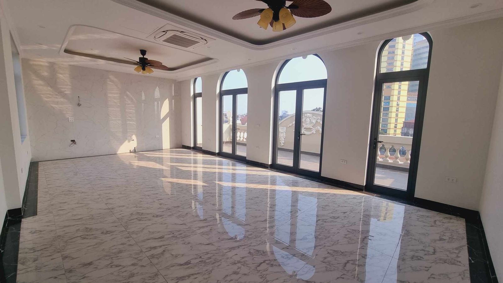 110m2