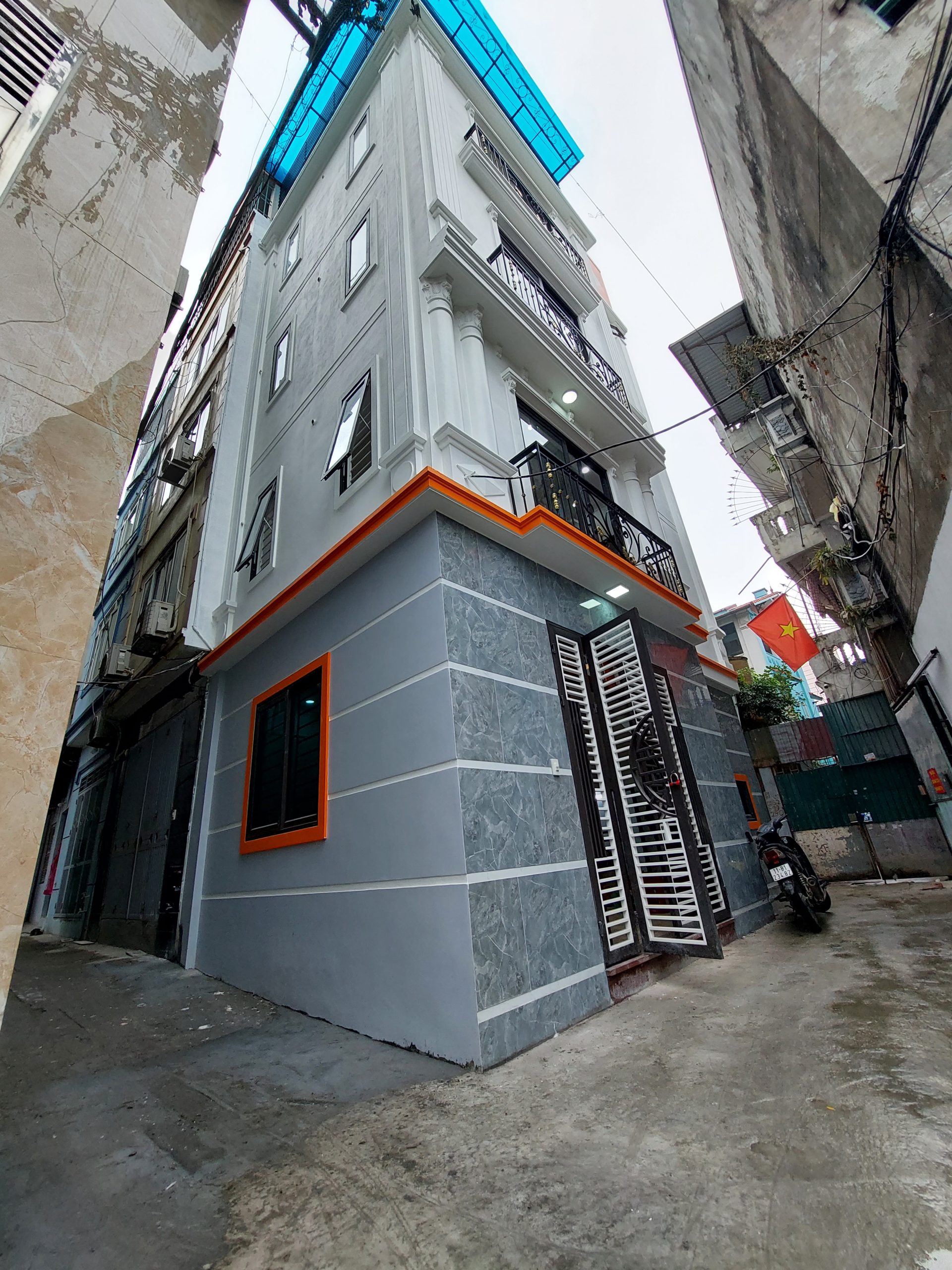 Nhà đẹp Trịnh Văn Bô kéo dài, morning, 4 ngủ, giá 3.68 tỷ