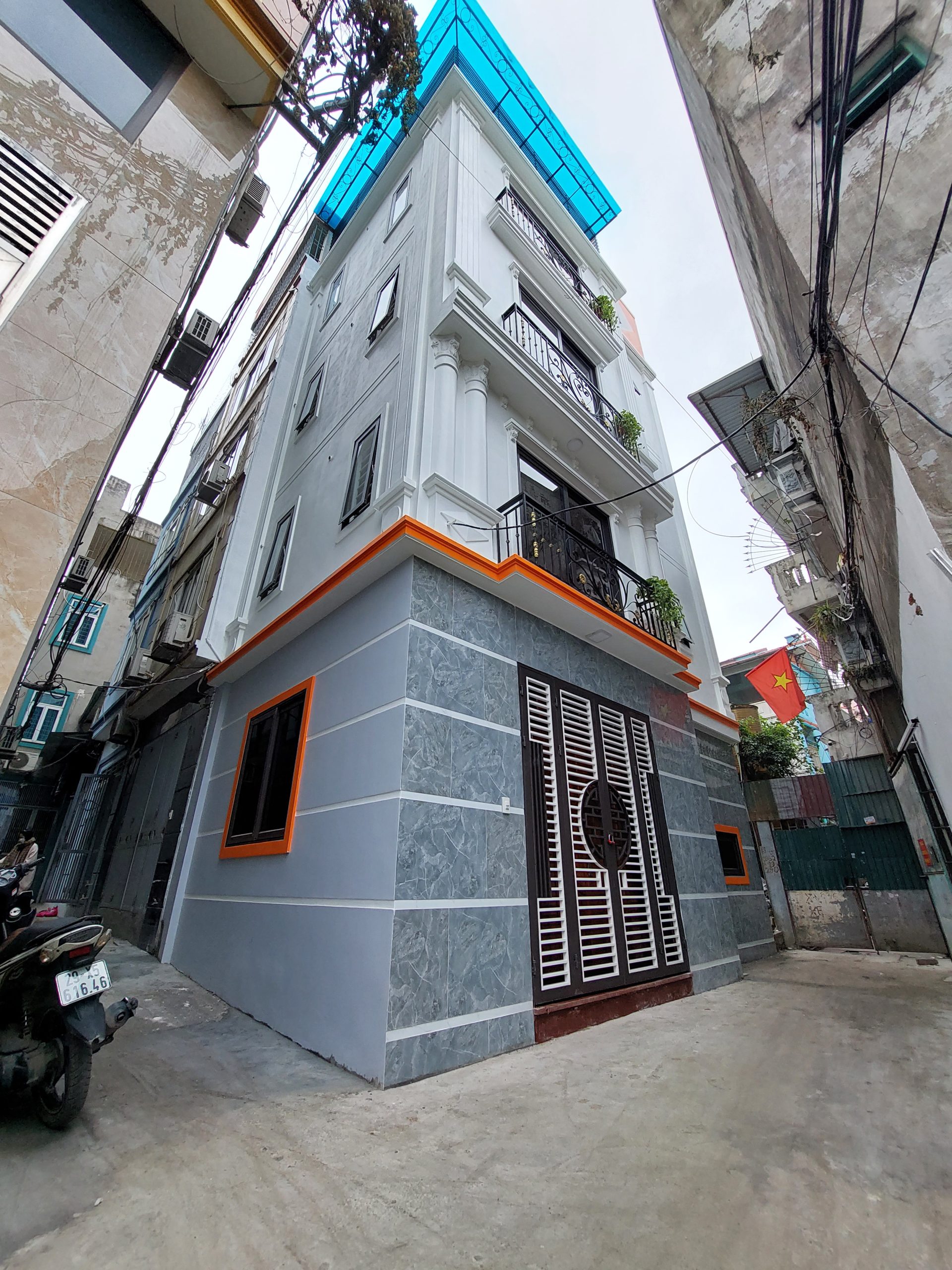 Nhà mới Trục chính Di Trạch, kinh doanh xe tải, giá 4.55 tỷ