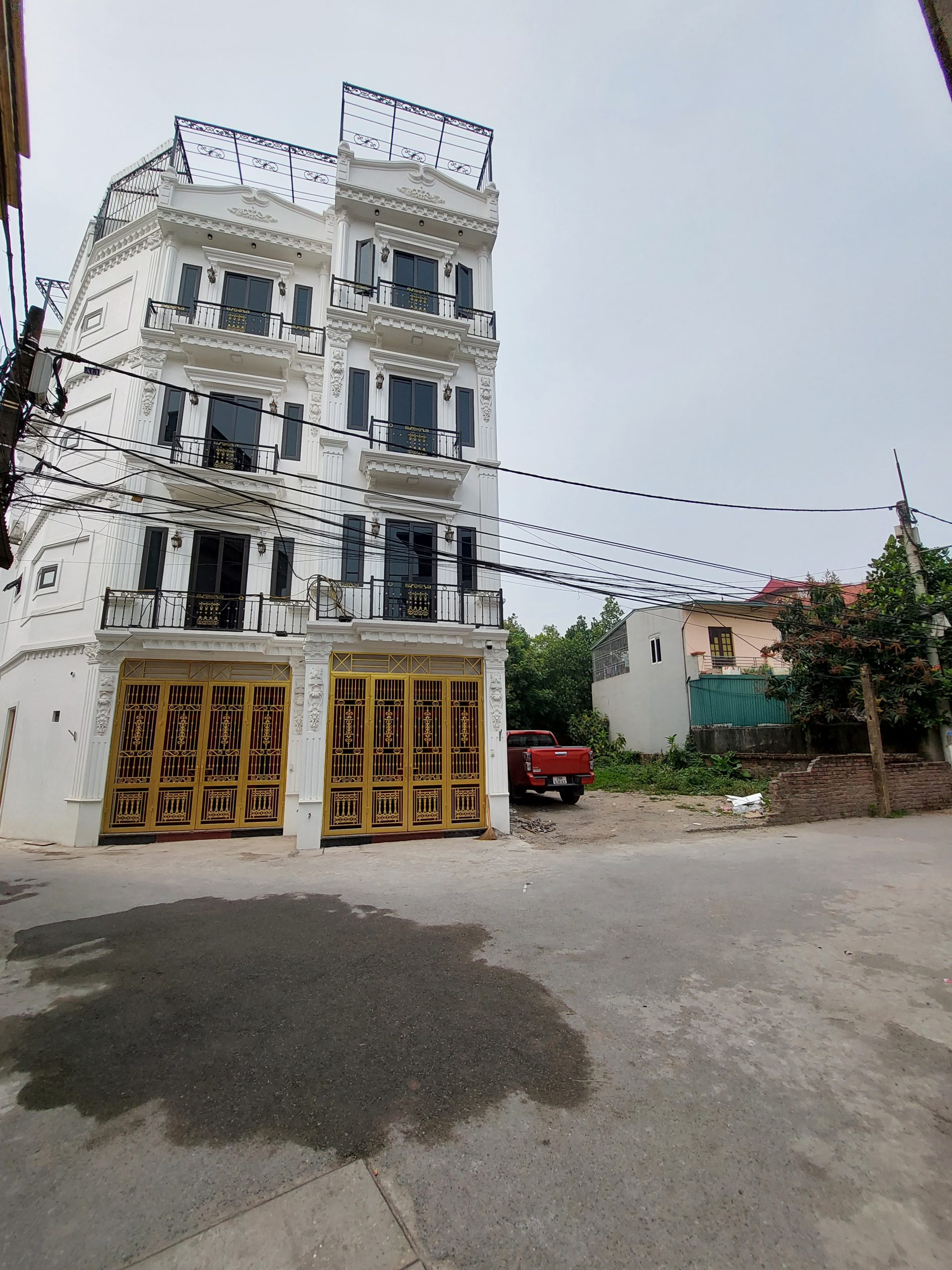 NHÀ MỚI LAI XÁ lô góc VIEW HỒ, KD, THANG MÁY, GIÁ 7.5 TỶ