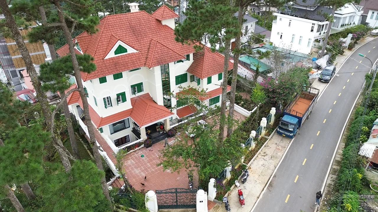 Cho thuê biệt thự Yên Thế P10 Đà Lạt 3 mặt tiền 1233m2
