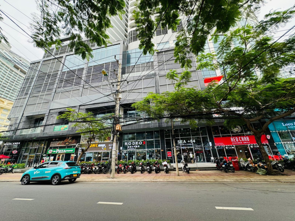 Bán nhà mặt tiền vị trí siêu đẹp đường Hùng Vương, cách biển chỉ 150m. Diện tích 108m2