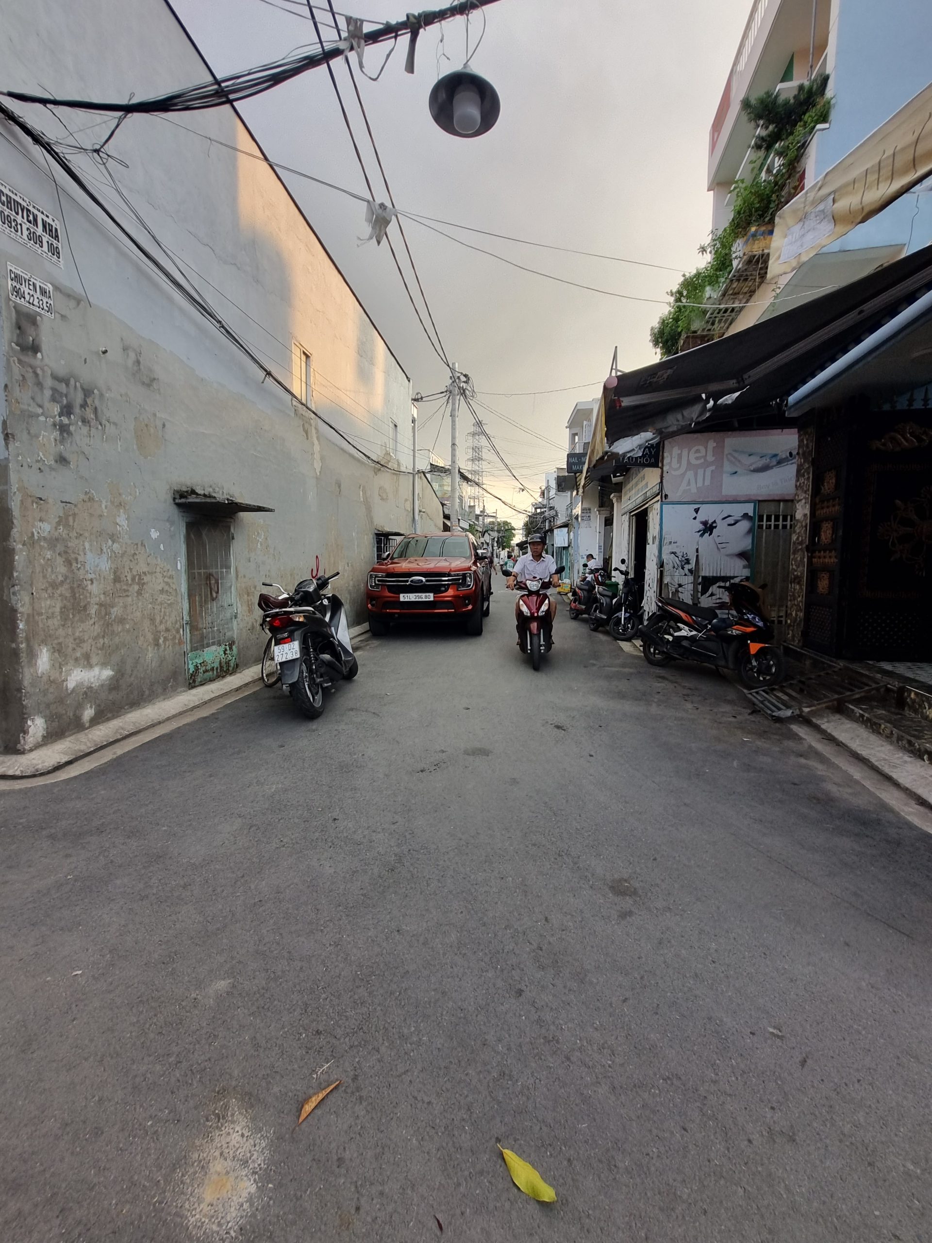 bán nhà ngộp hẻm xe hơi như hình 106m2- 4 tầng Tân thới Hiệp Quận 12 chỉ 4 tỷ hơn