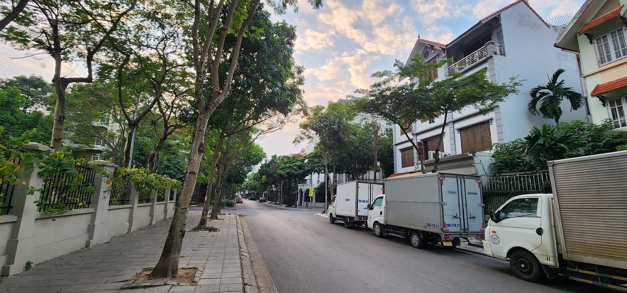 NHÀ MẶT PHỐ TRẦN KIM XUYẾN - SIÊU PHẨM KINH DOANH. LÔ GÓC BỀ THẾ - ĐẲNG CẤP CỦA CHỦ SỞ HỮU