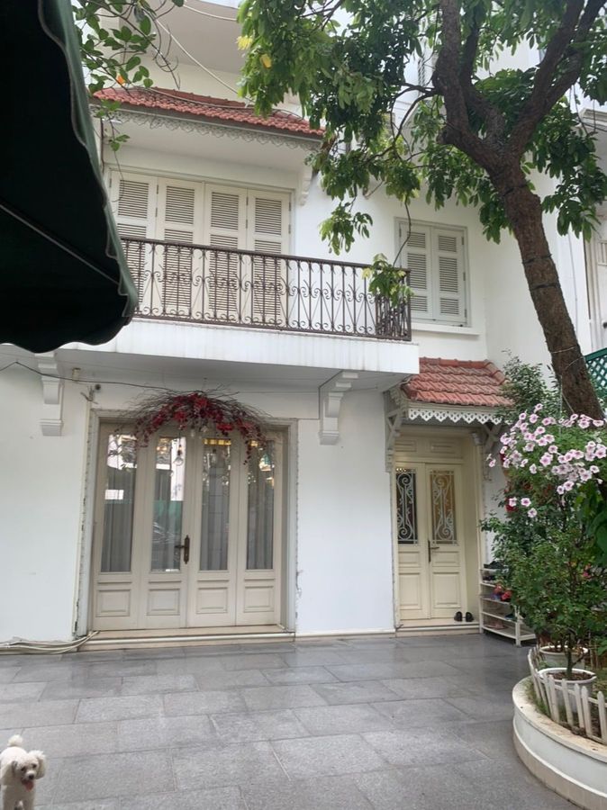 Biệt thự VIP Hoàn Kiếm - MP Nguyễn Gia Thiều - 255m2 x 4 tầng - mt 9m - 150 tỷ