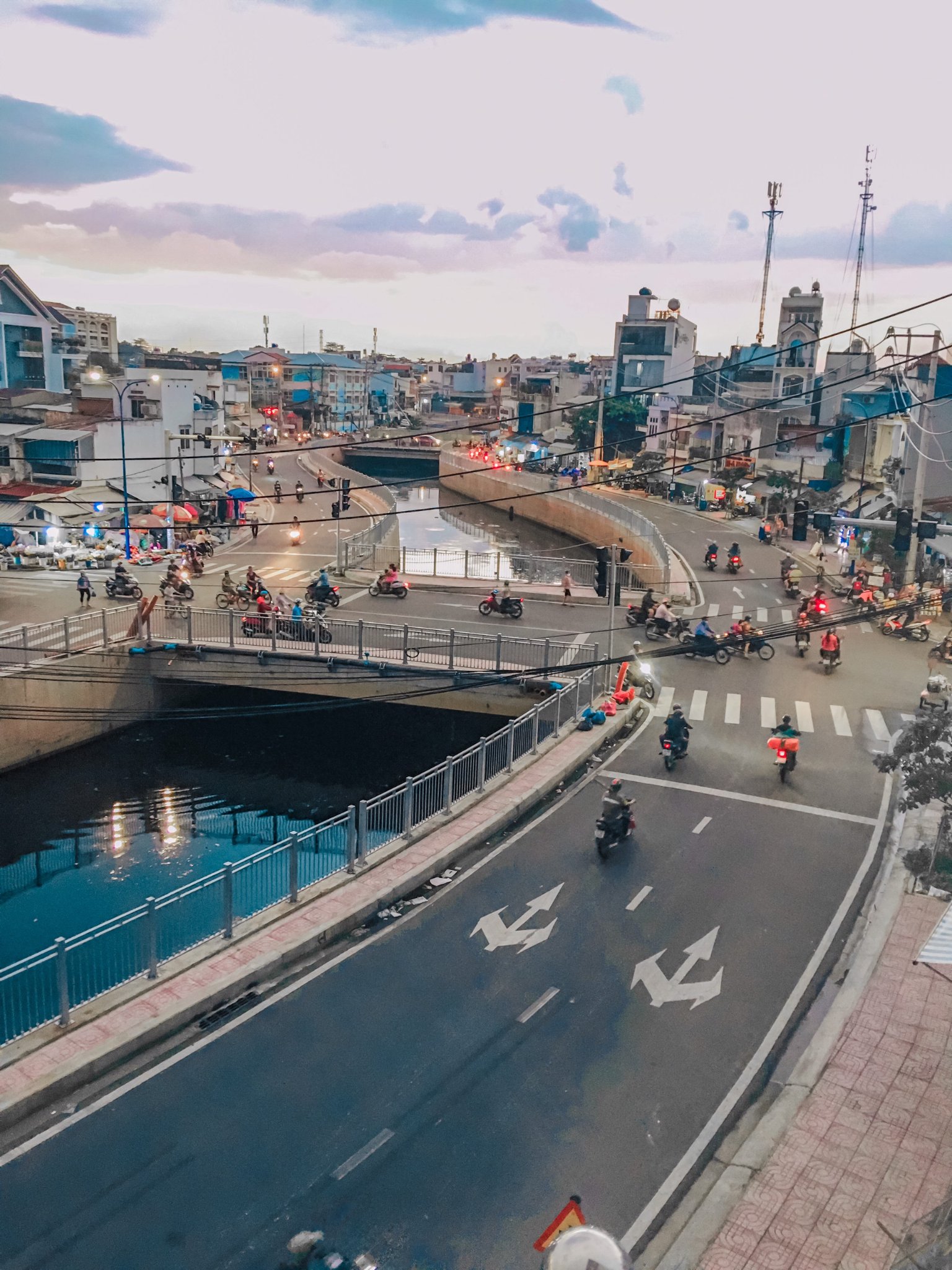 NHÀ 3 MẶT TIỀN - KINH DOANH ĐỈNH - CHỈ 4.4 TỶ