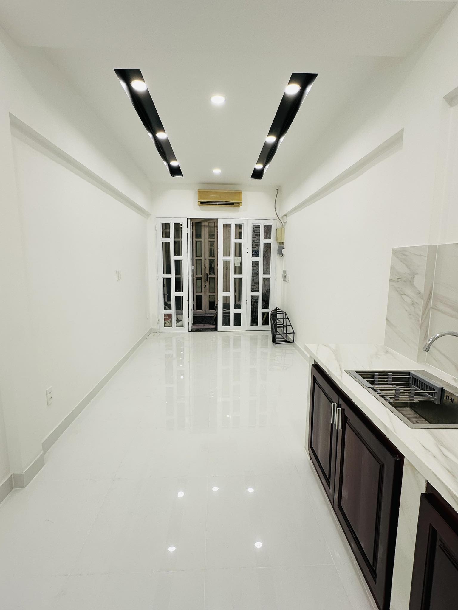 Q8 NHÀ MỚI 0WR NGAY , DƯƠNG BÁ TRẠC , GIÁP Q1 KHÔNG QUY HOAWCHJ 25M2 HOÀN CÔNG ĐỦ 2 TẦNG , NHINHRV 2 TỶ