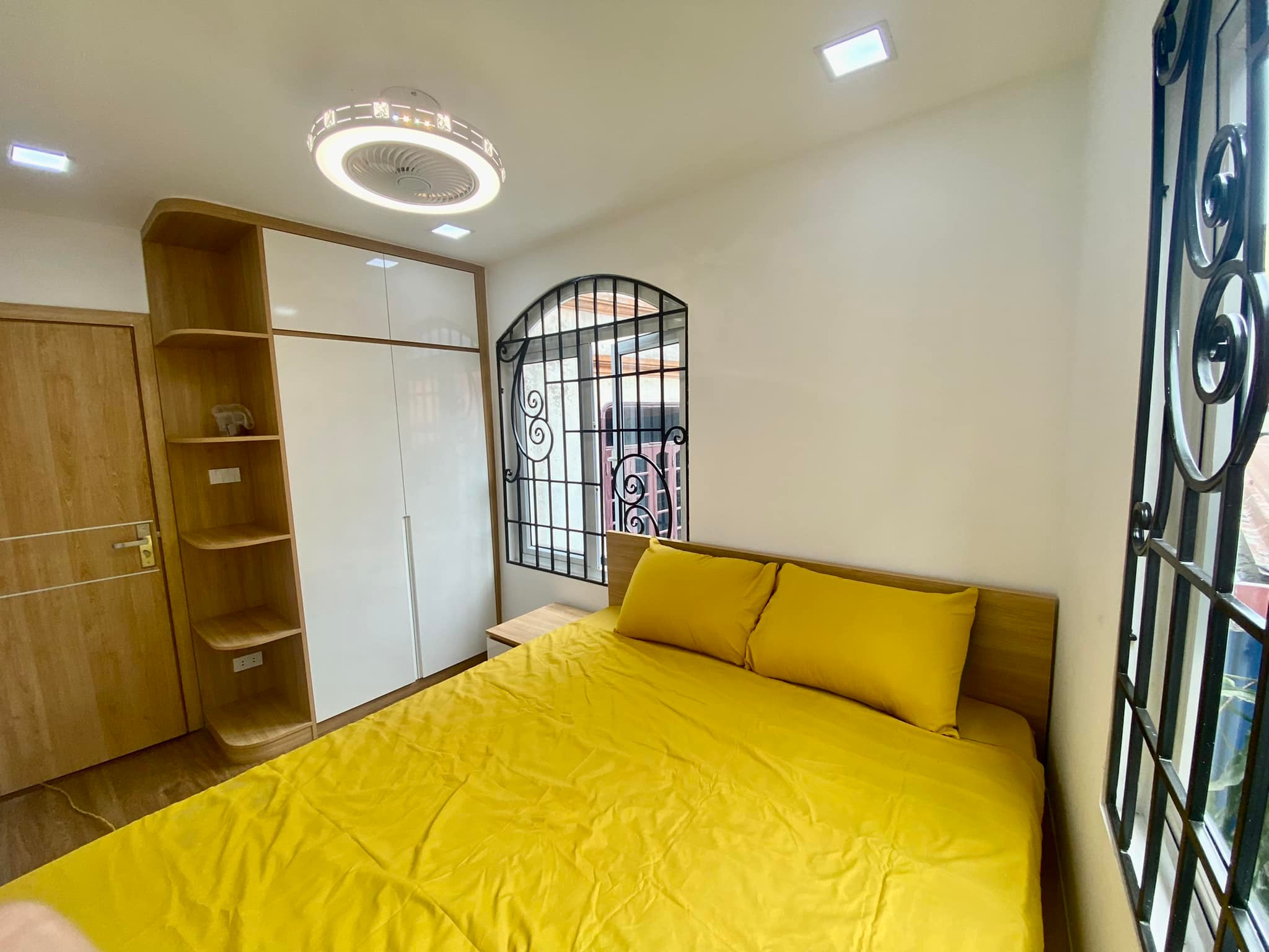 Bán nhà mặt ngõ thông, kinh doanh, nhà mới ở ngay: Hoa Lư 25m2, 5 tầng, 3 ngủ.