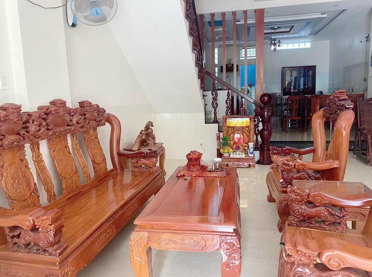 CHỦ CÓ VIỆC NÊN BÁN NHÀ 3 TẦNG 1 TUM TÂM HUYẾT MẶT TIỀN KĐT HÀ QUANG 1 Vị trí: Đường hiện trạng 13m . cách đường số 4