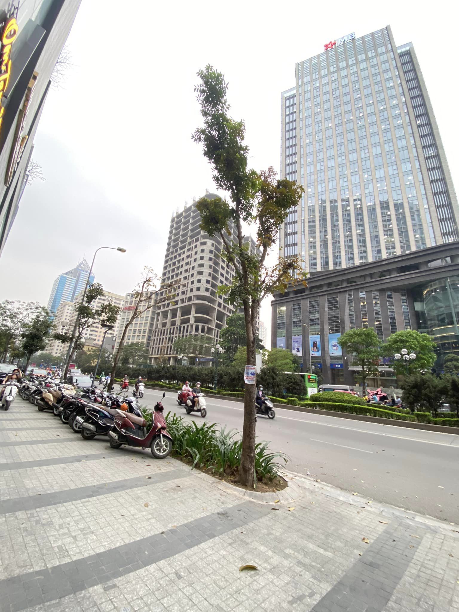 BÁN SÀN VĂN PHÒNG THƯƠNG MẠI MẶT PHỐ LÊ VĂN LƯƠNG – CHO THUÊ 240TR/THÁNG