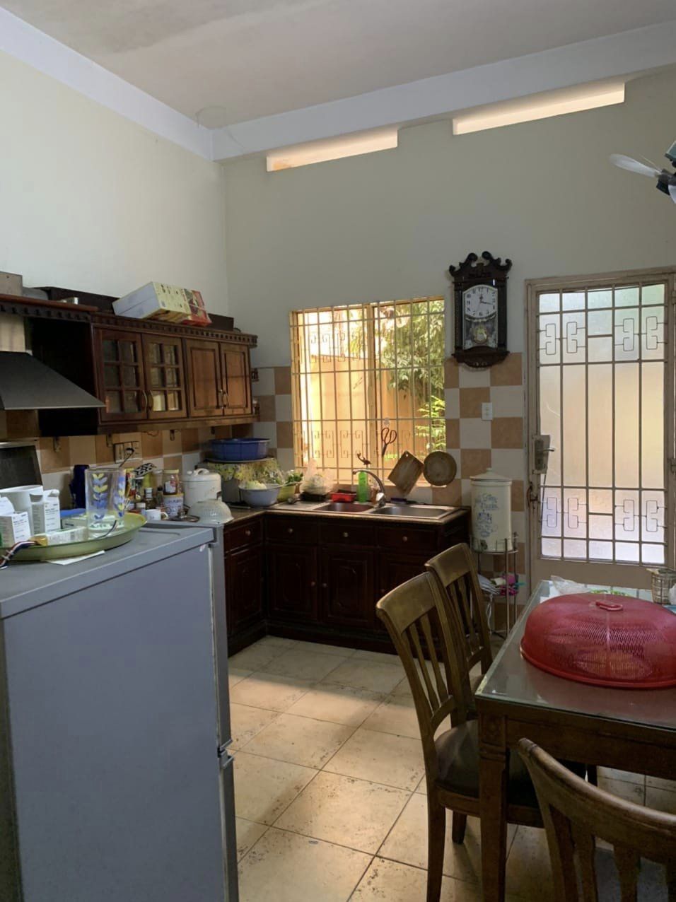 HẺM XE HƠI 6M _ CHÍNH CHỦ LÂU NĂM . KẾT CẤU KIÊN CỐ _SƠN NHẸ NHƯ MỚI