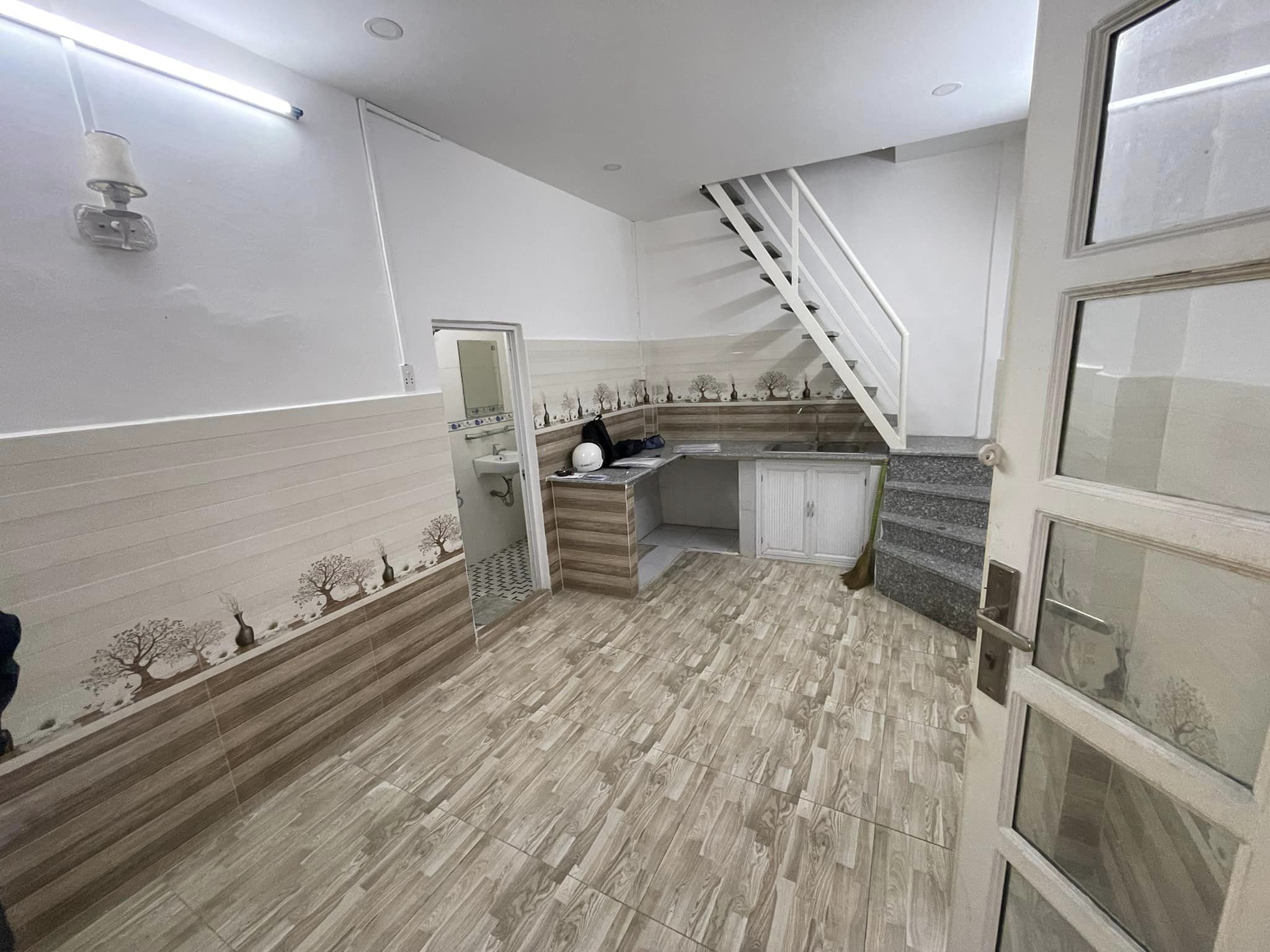 QUẬN 3.Nguyễn Đình Chiểu. dtsd 40m2. chỉ 3ty6