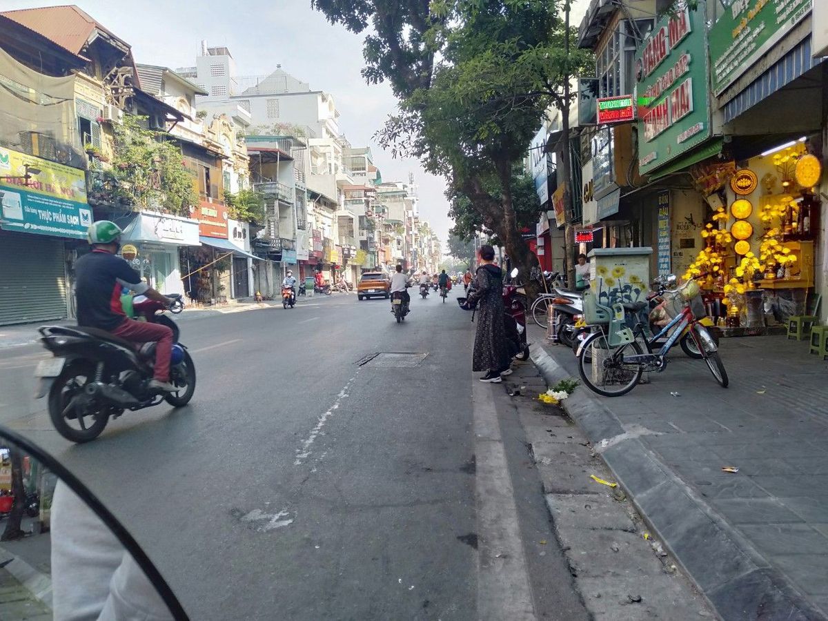 Bán nhà mặt phố Bạch Mai, Hai Bà Trưng 106m2 x 3T - mt 4.5m - 30 tỷ