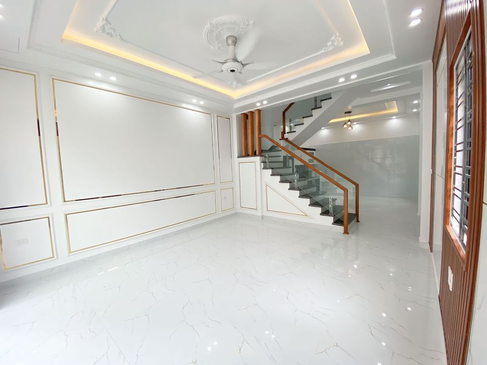 Bán nhà mặt đường Thư trung - Văn Cao, diện tích 51m 4 tầng GIÁ 4.2 tỉ ưu đãi