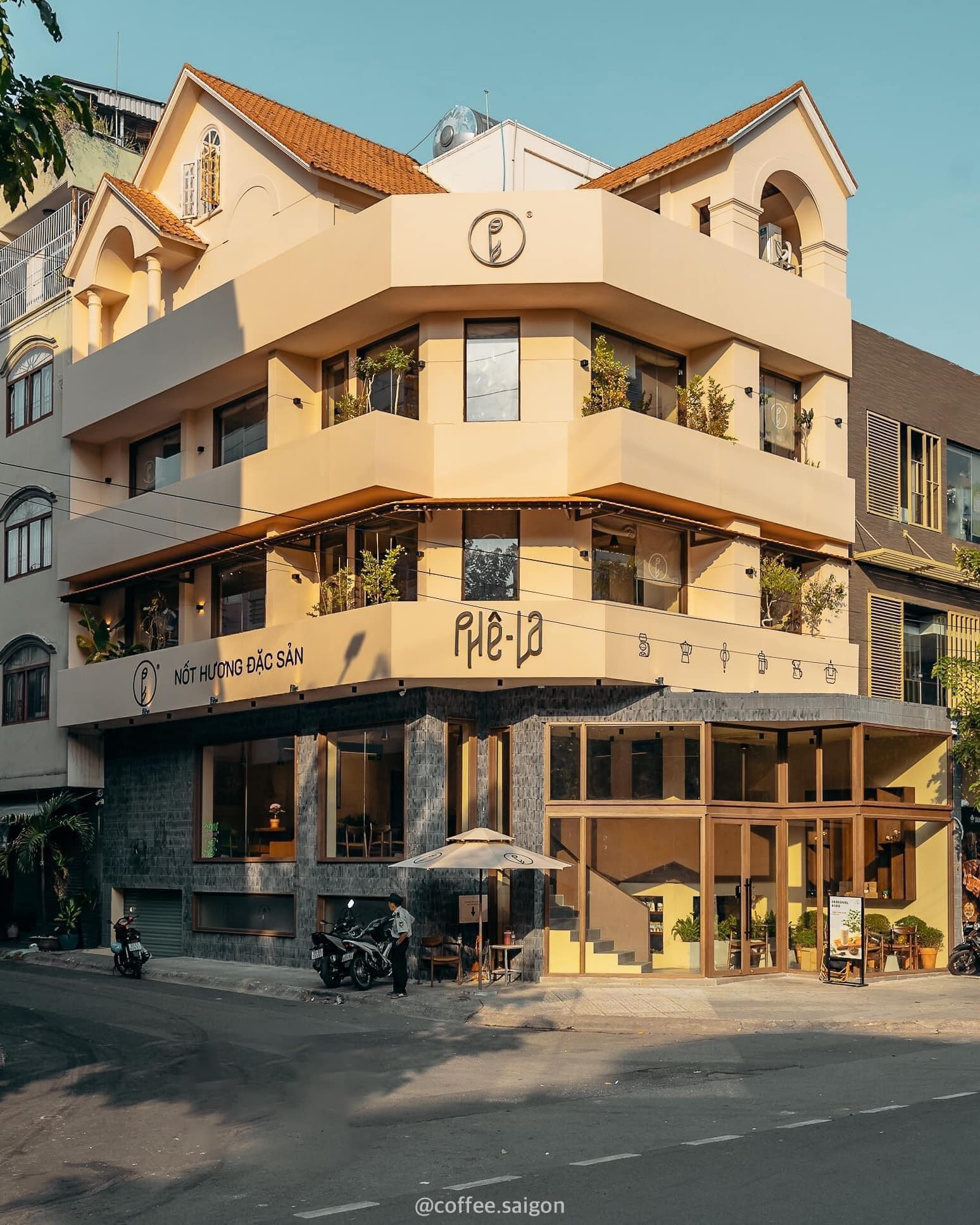 90m2