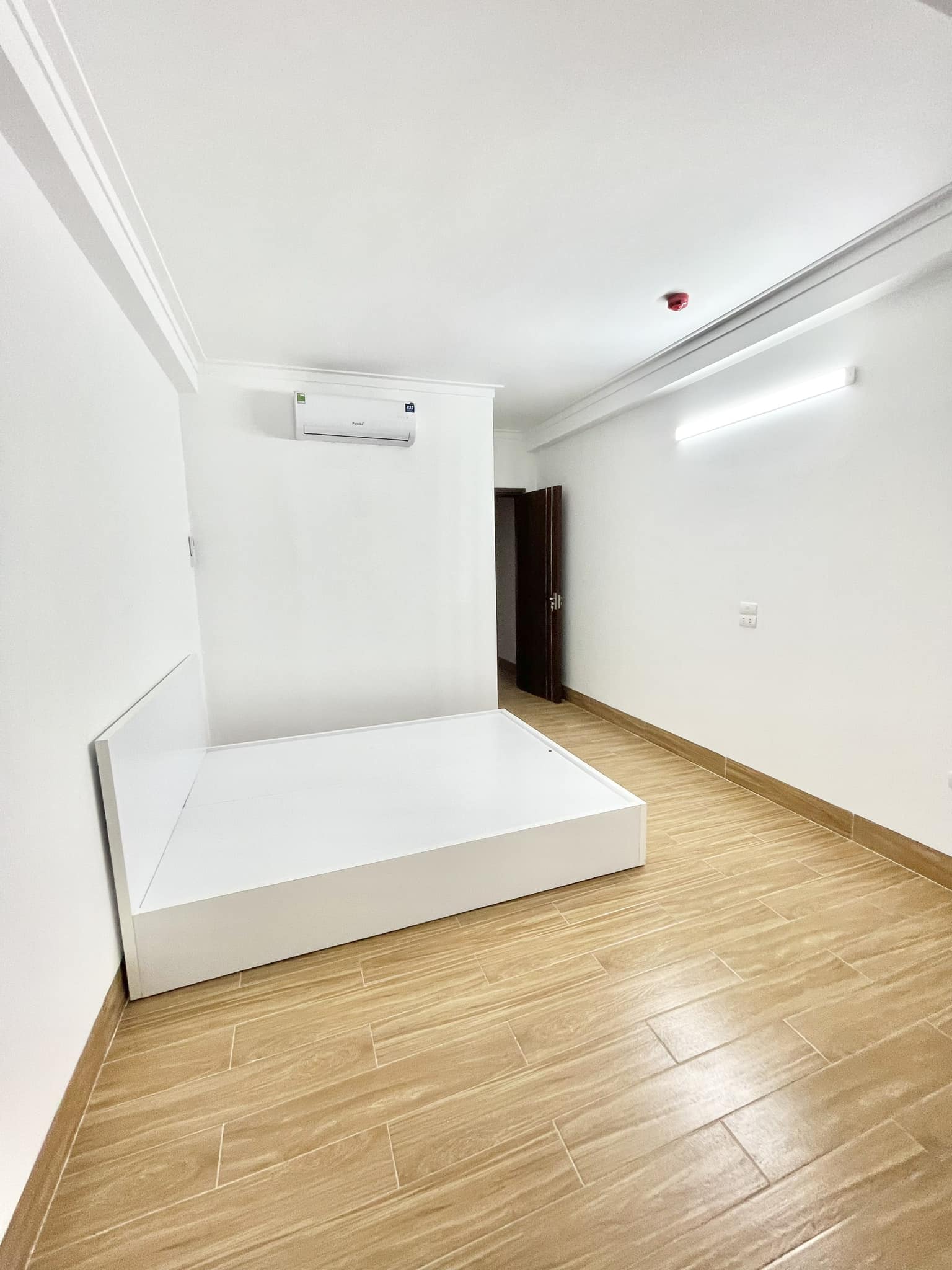 Bán Nhà Phố Quan Hoa Quận Cầu Giấy. 55m Xây 7 Tầng Nhỉnh 10 Tỷ. Cam Kết Ảnh Thật Mô Tả Chính Xác. Chủ Cần Thanh Khoản