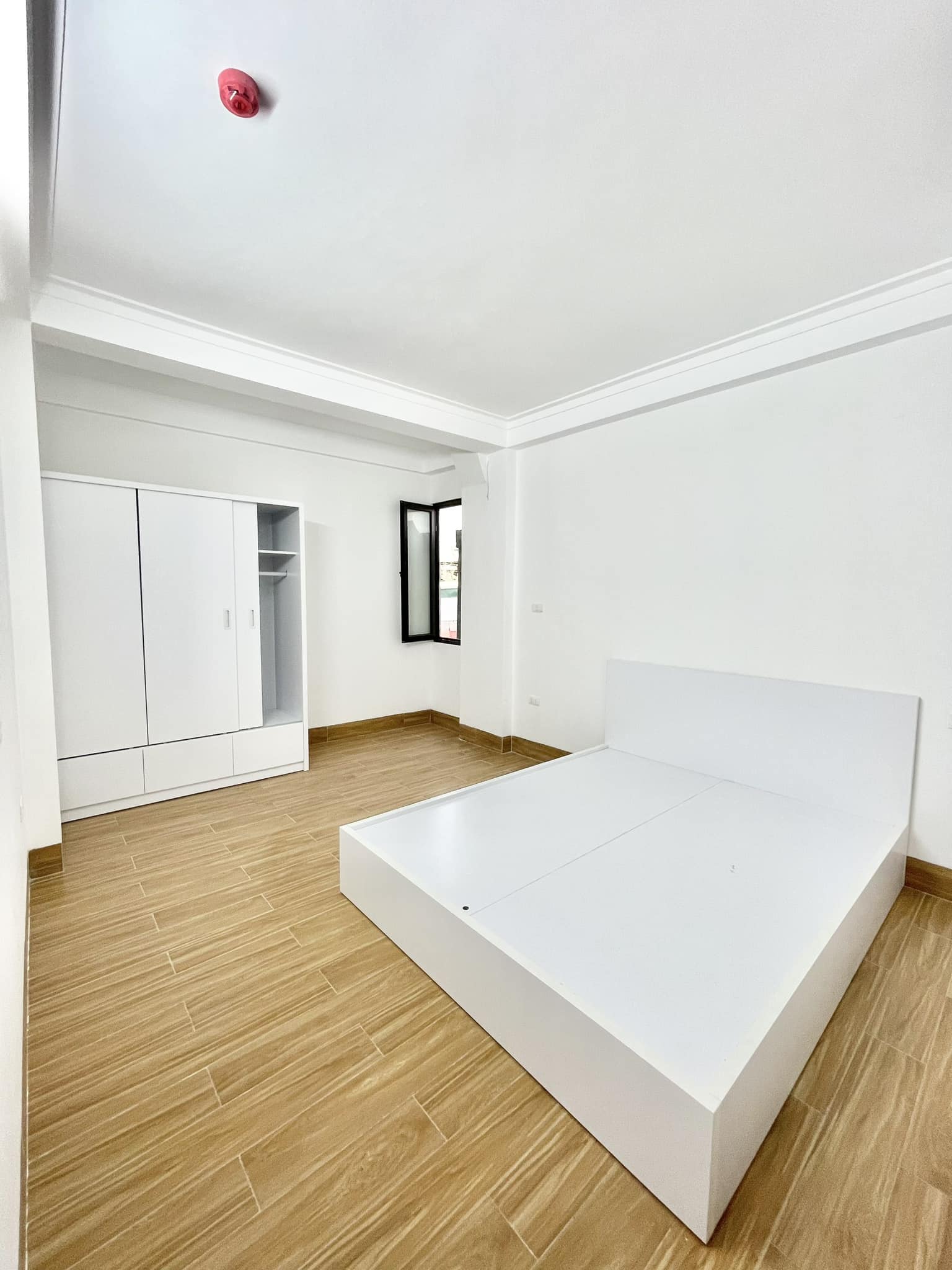 55m 7 Tầng Mặt Tiền 4m Nhỉnh 11 Tỷ Trung Tâm Cầu Giấy. Dòng Tiền 800 Triệu 1 Năm. Ô Tô Đỗ Cửa Thang Máy Nhập Khẩu. 13