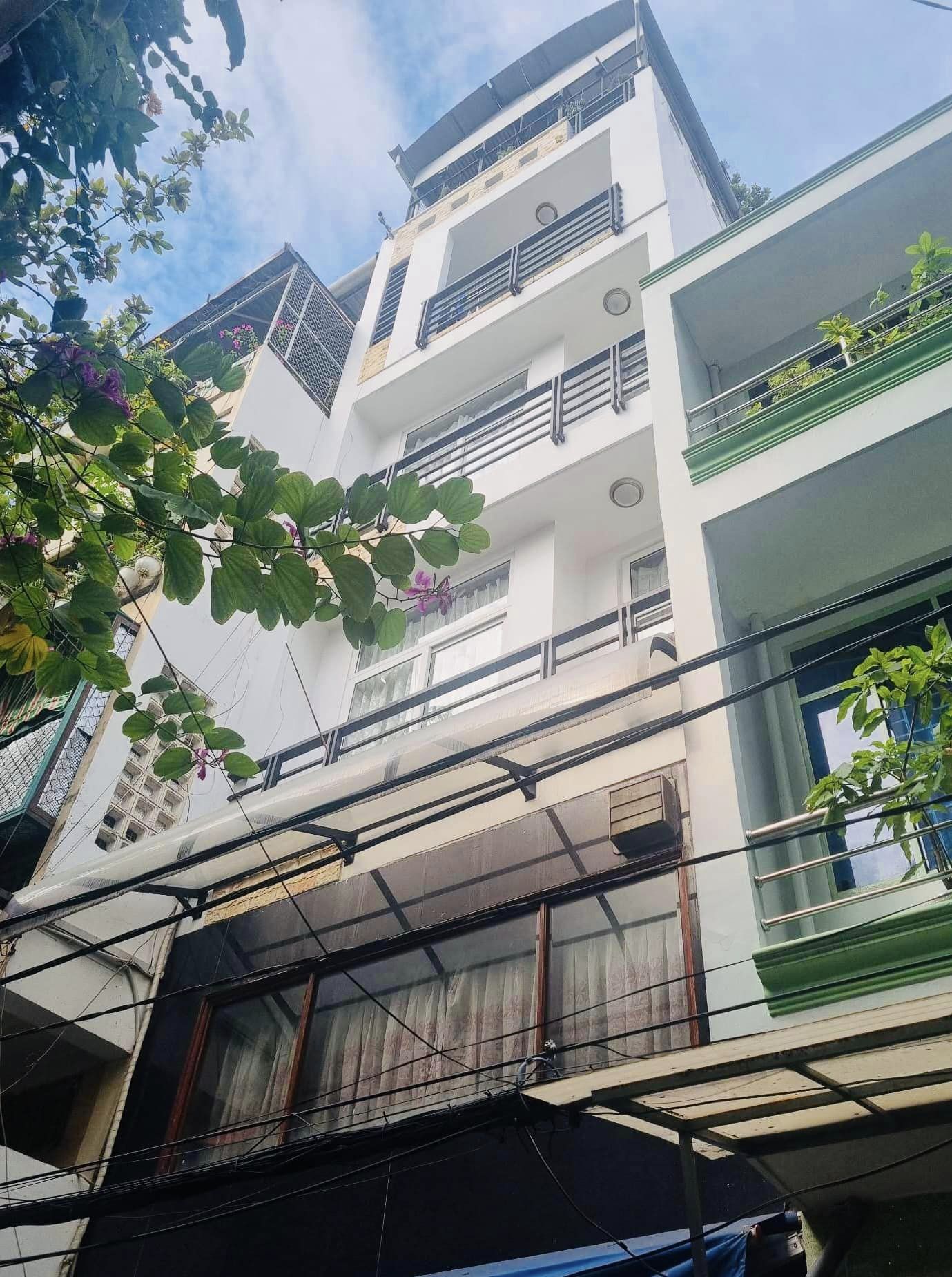 Bán nhà Võ Văn Tần, Q3, 7 tầng, 4,3 x11m2, DTSD 217m2, có dòng tiền, giá 15,5 tỉ