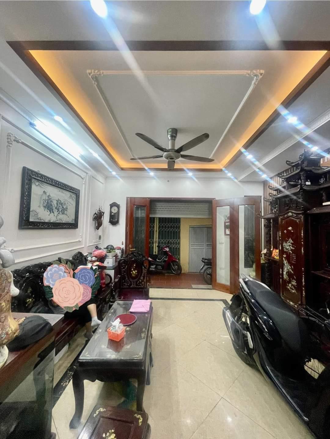 BÁN NHÀ PHÂN LÔ OTO TRÁNH VÀO NHÀ KINH DOANH VIP TRẦN QUỐC HOÀN CẦU GIẤY CHỈ 10,5 TỶ